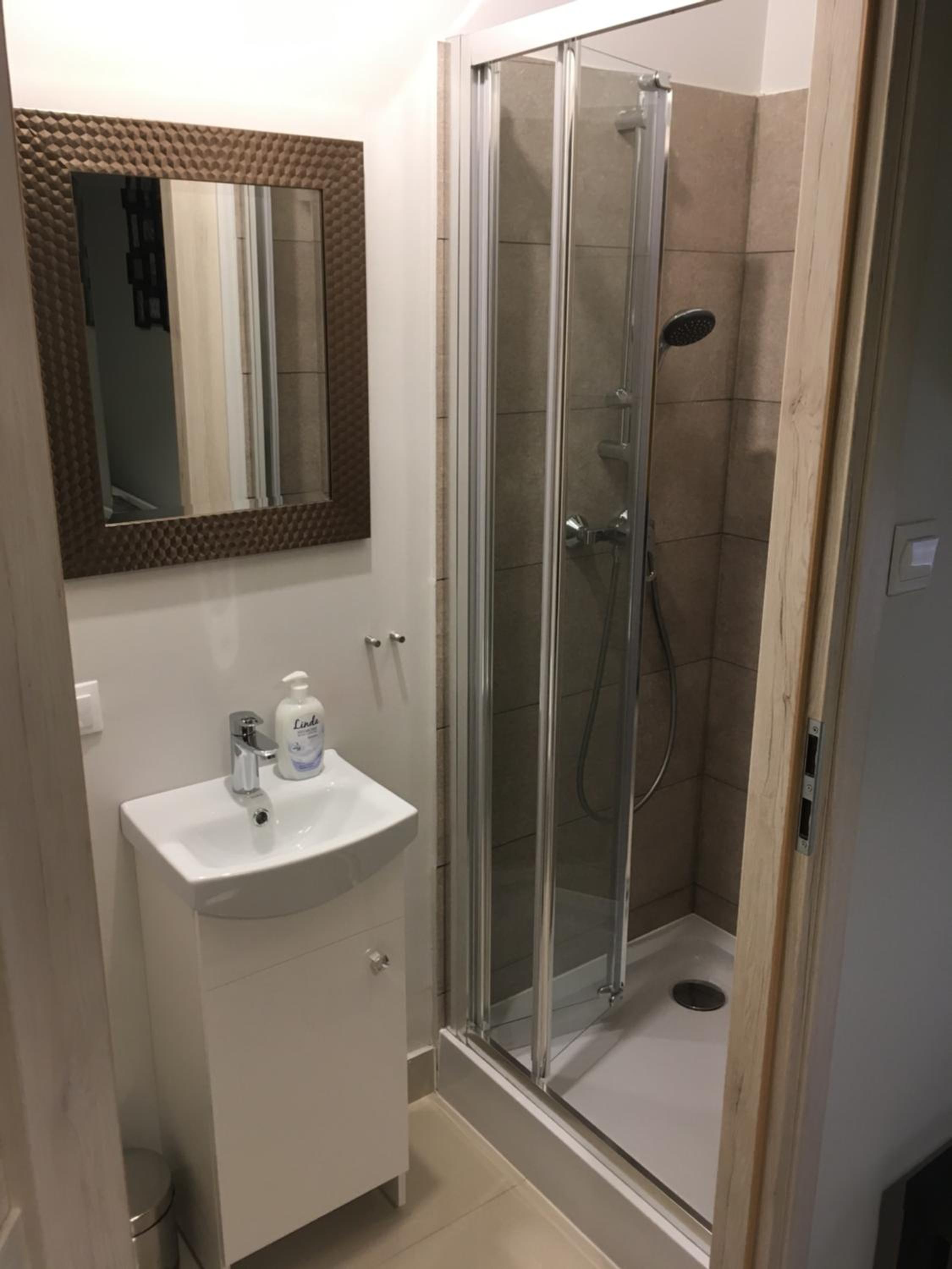 Photo 100