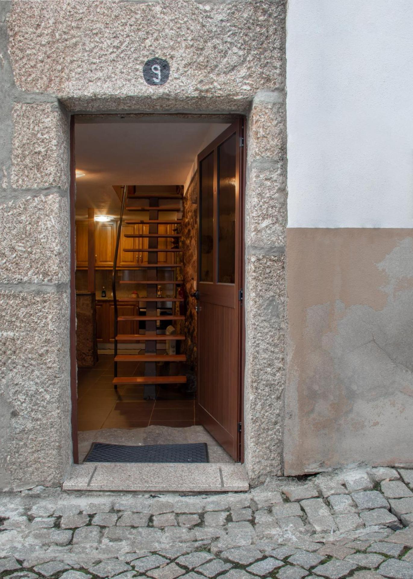 Casa dos Poetas by AL Belmonte view 3