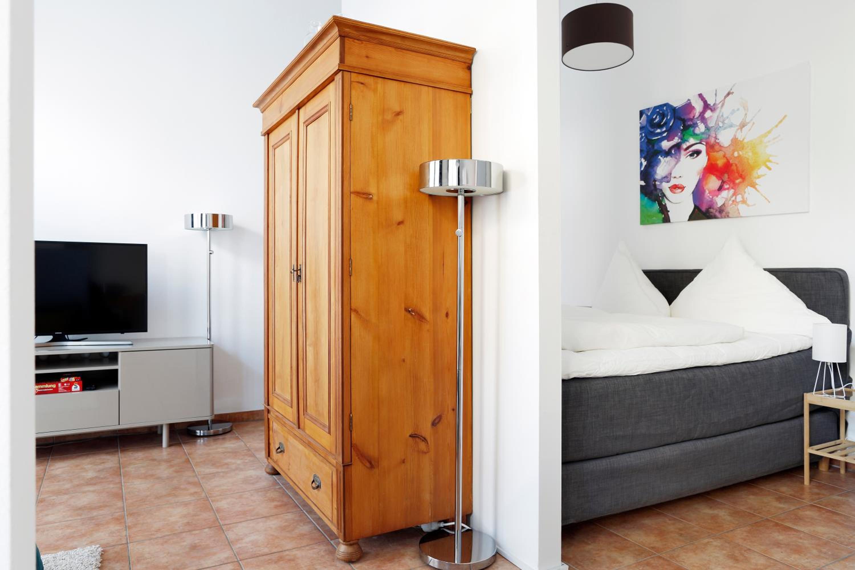SWINE by ROCKCHAIR Apartments l SUPERHOST Status l Cozy Family & Business Flair in City Center 