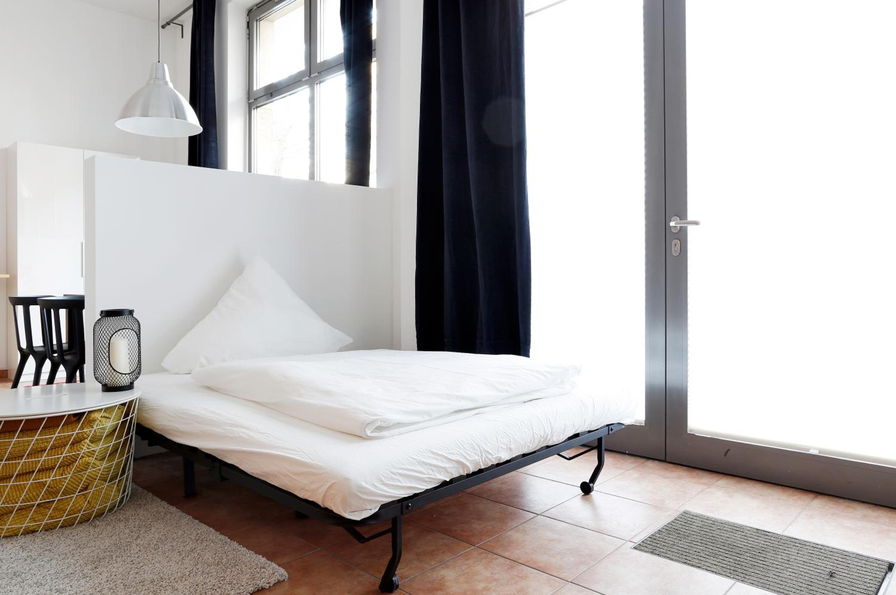 SWINE by ROCKCHAIR Apartments l SUPERHOST Status l Cozy Family & Business Flair in City Center 