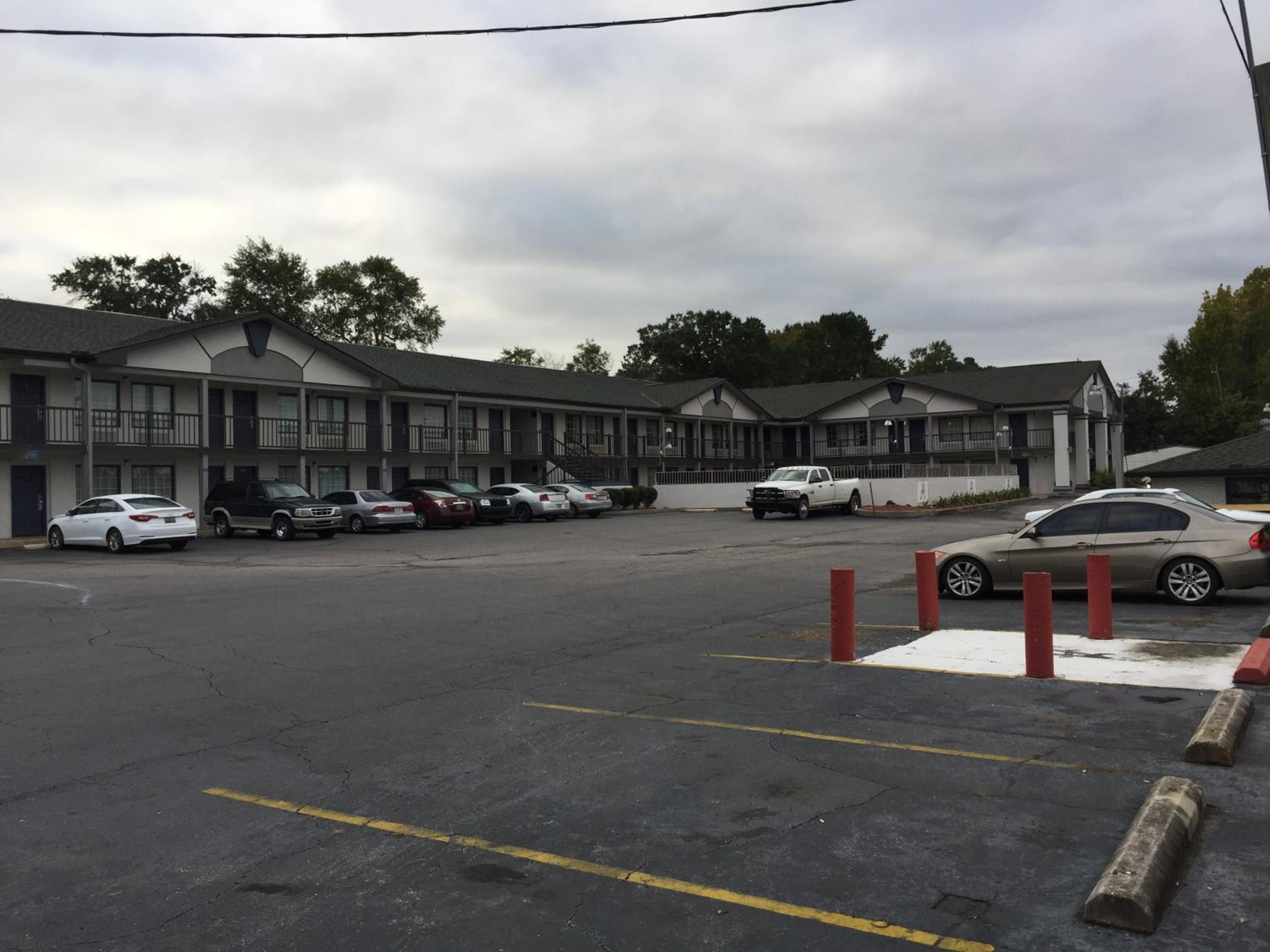 Americas Best Value Inn Tuscaloosa view 3