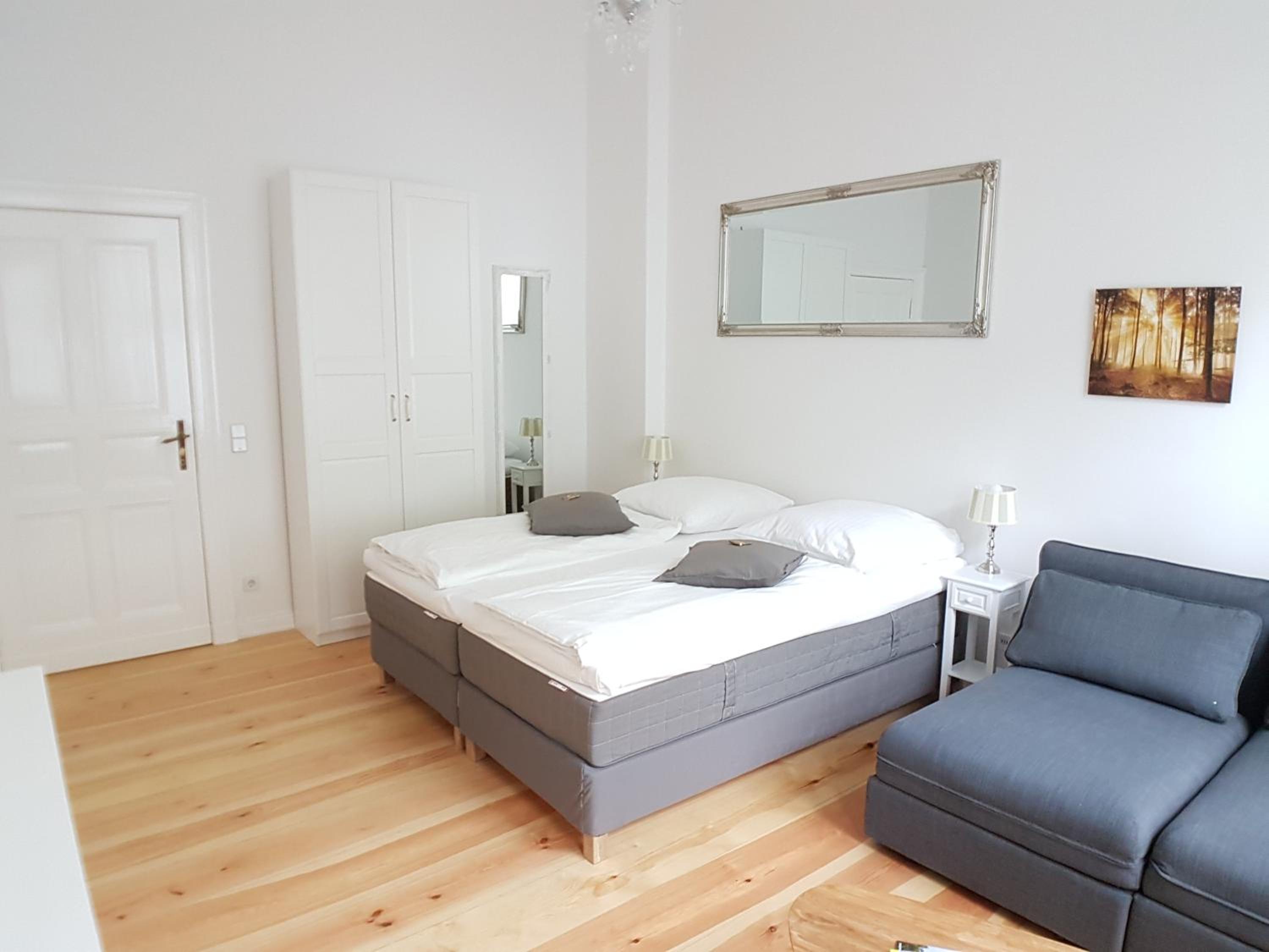 LANG Re by ROCKCHAIR Apartments l SUPERHOST Status l 2 Bedrooms Boxspringbeds in City Center - Cozy Family & Business Flair welcomes you!