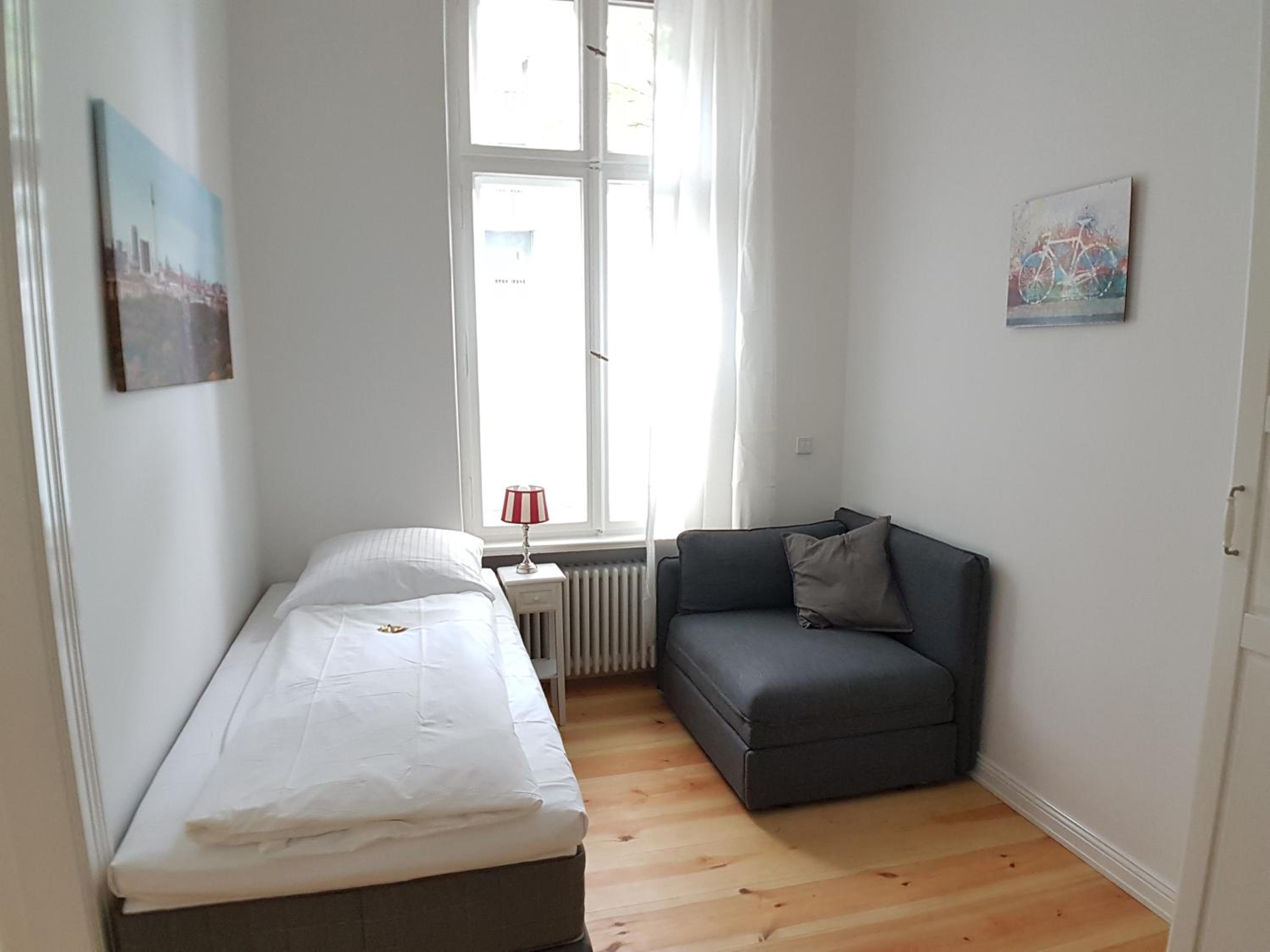 LANG Re by ROCKCHAIR Apartments l SUPERHOST Status l 2 Bedrooms Boxspringbeds in City Center - Cozy Family & Business Flair welcomes you!