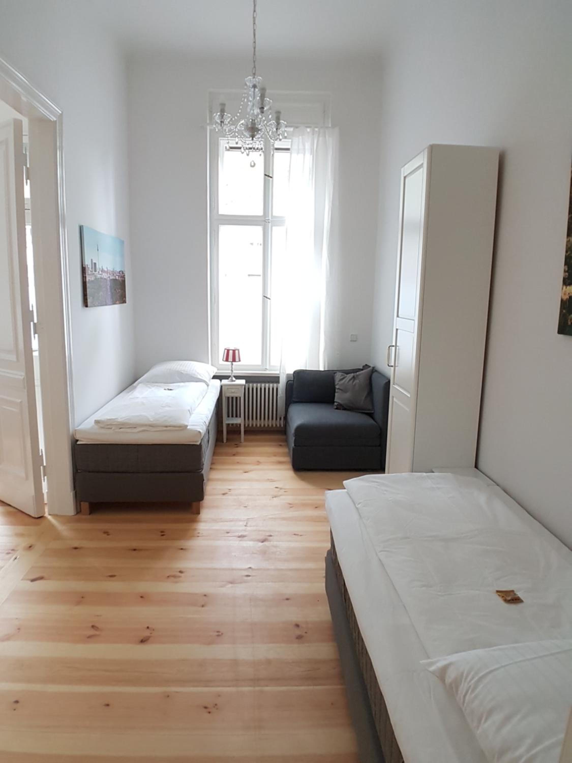 LANG Re by ROCKCHAIR Apartments l SUPERHOST Status l 2 Bedrooms Boxspringbeds in City Center - Cozy Family & Business Flair welcomes you!