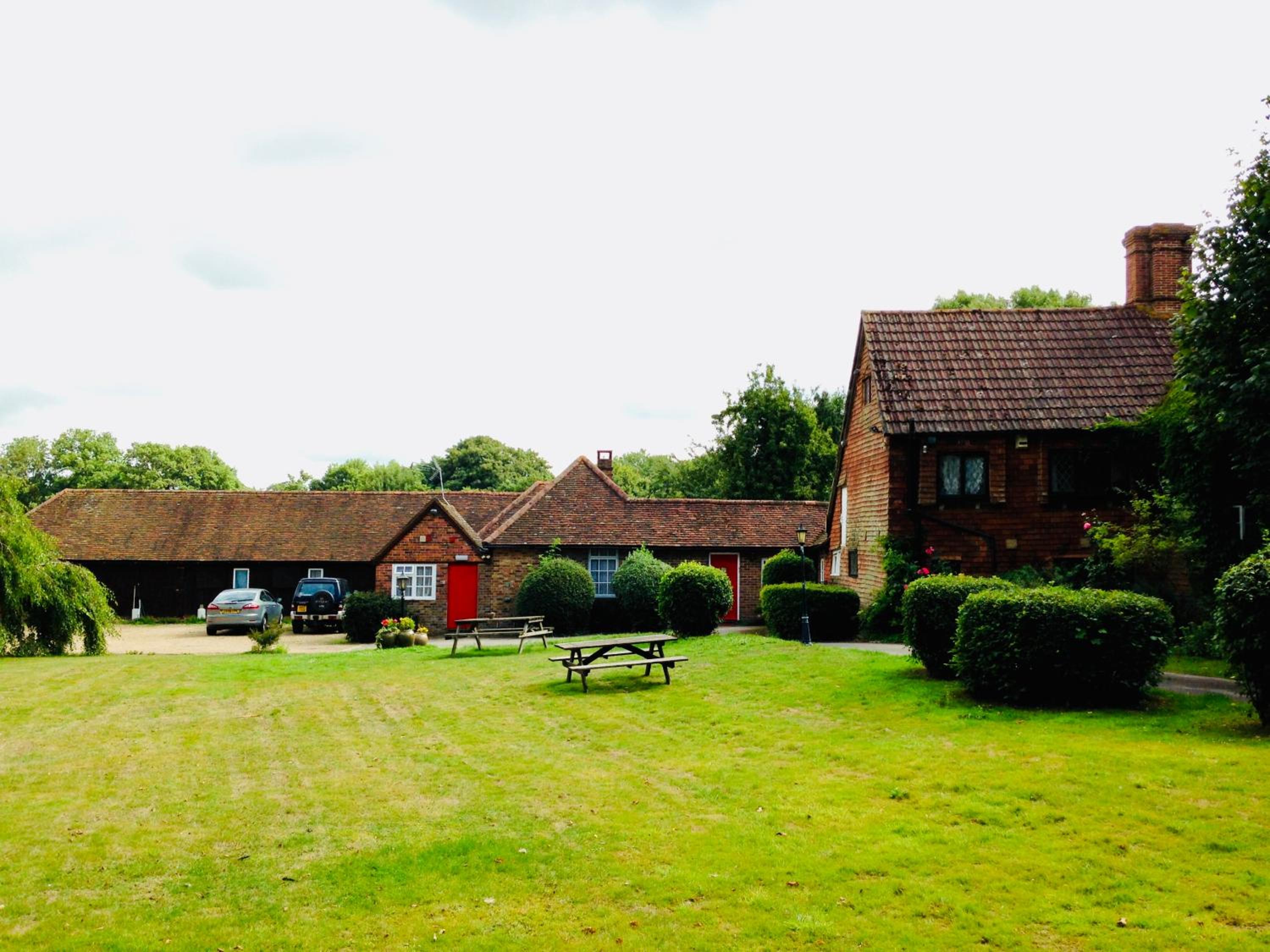 Oldlands Farmhouse Gatwick view 2