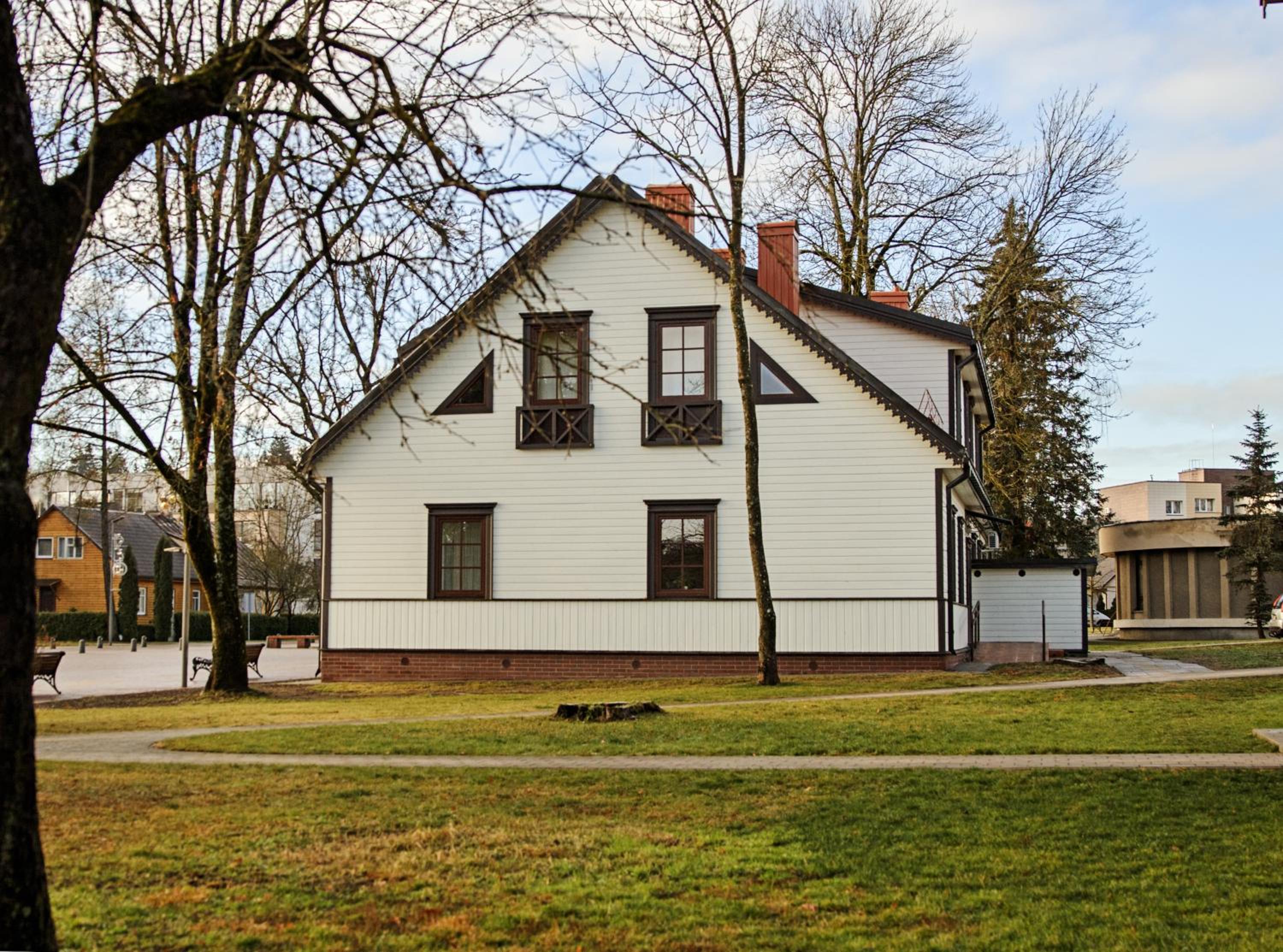 Photo 10