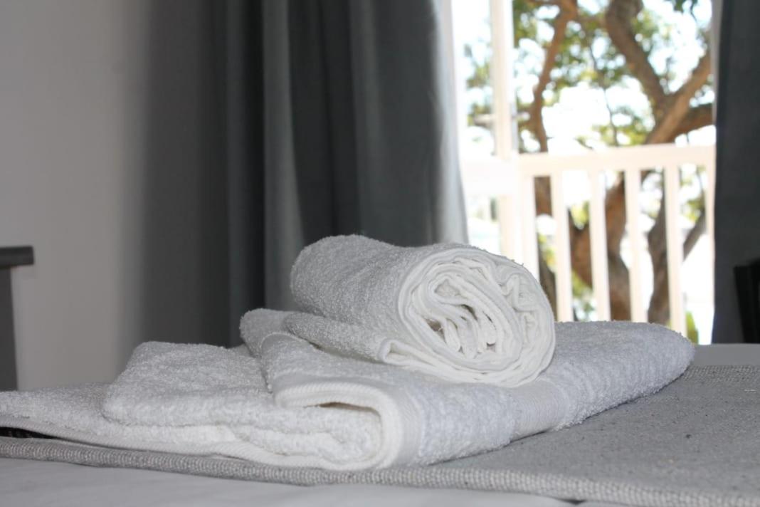 Phoenix Lodge and Waterside Accommodation