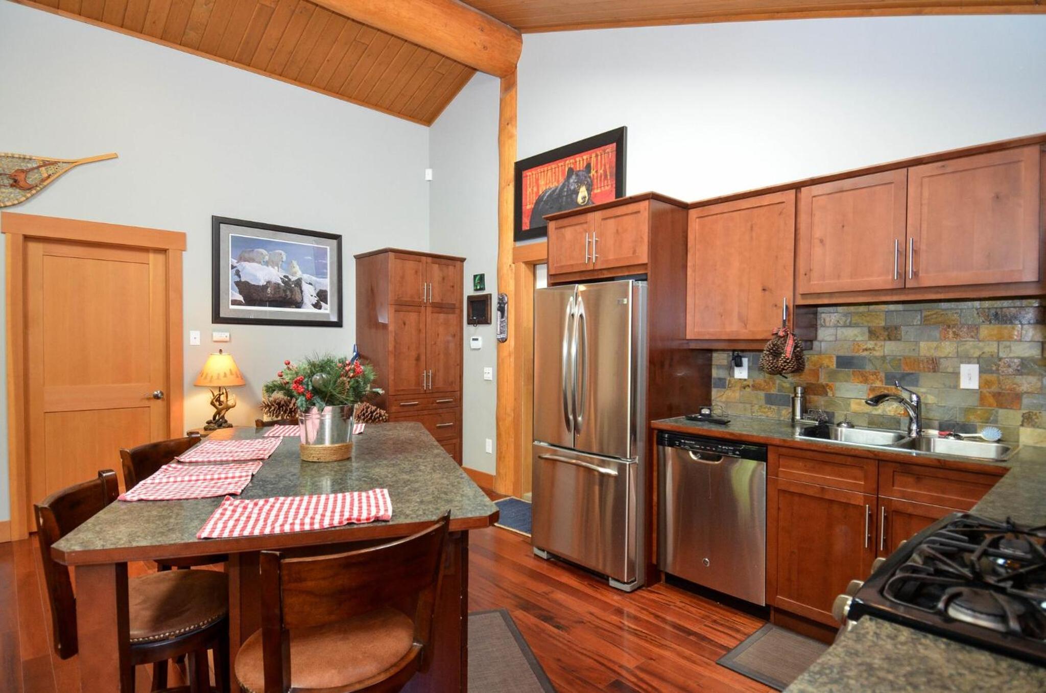 Golden Acres Mountain Lodge