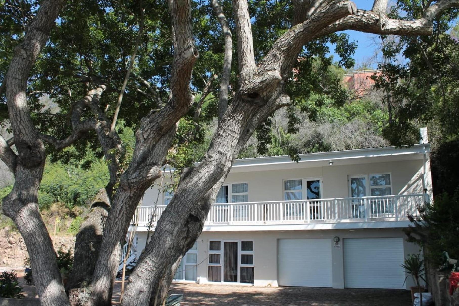Phoenix Lodge and Waterside Accommodation