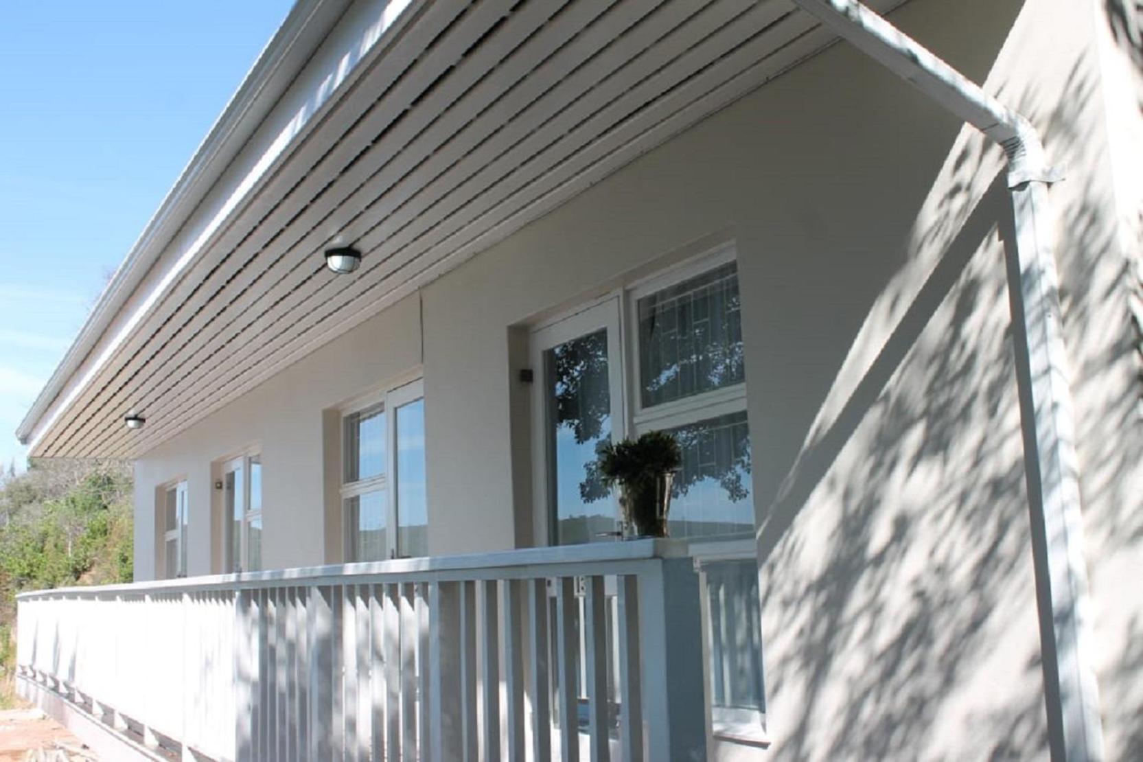 Phoenix Lodge and Waterside Accommodation