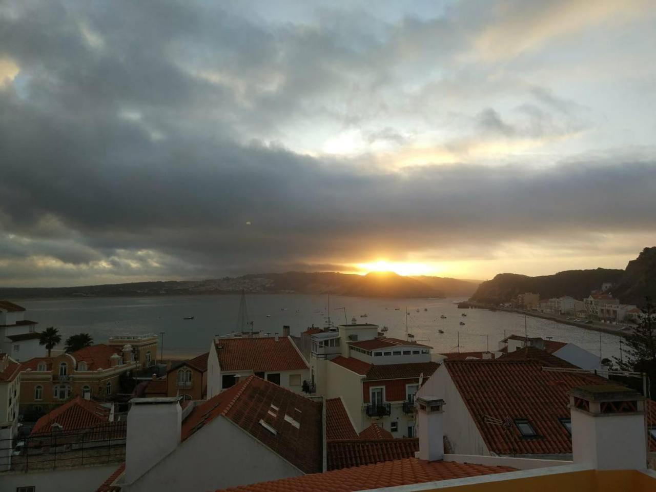 Apartamento a 4min da praia com lareira