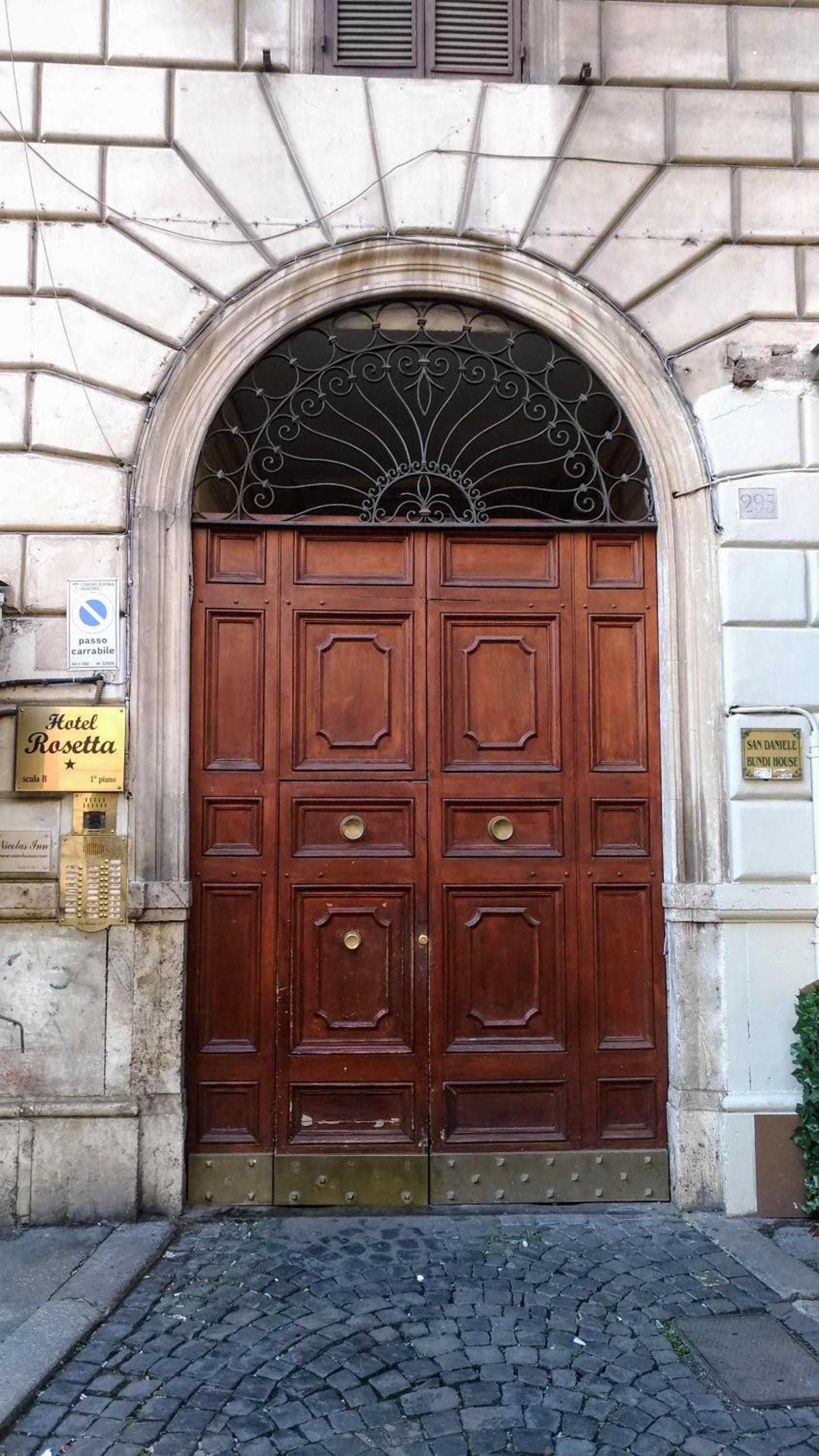 Nicolas Inn