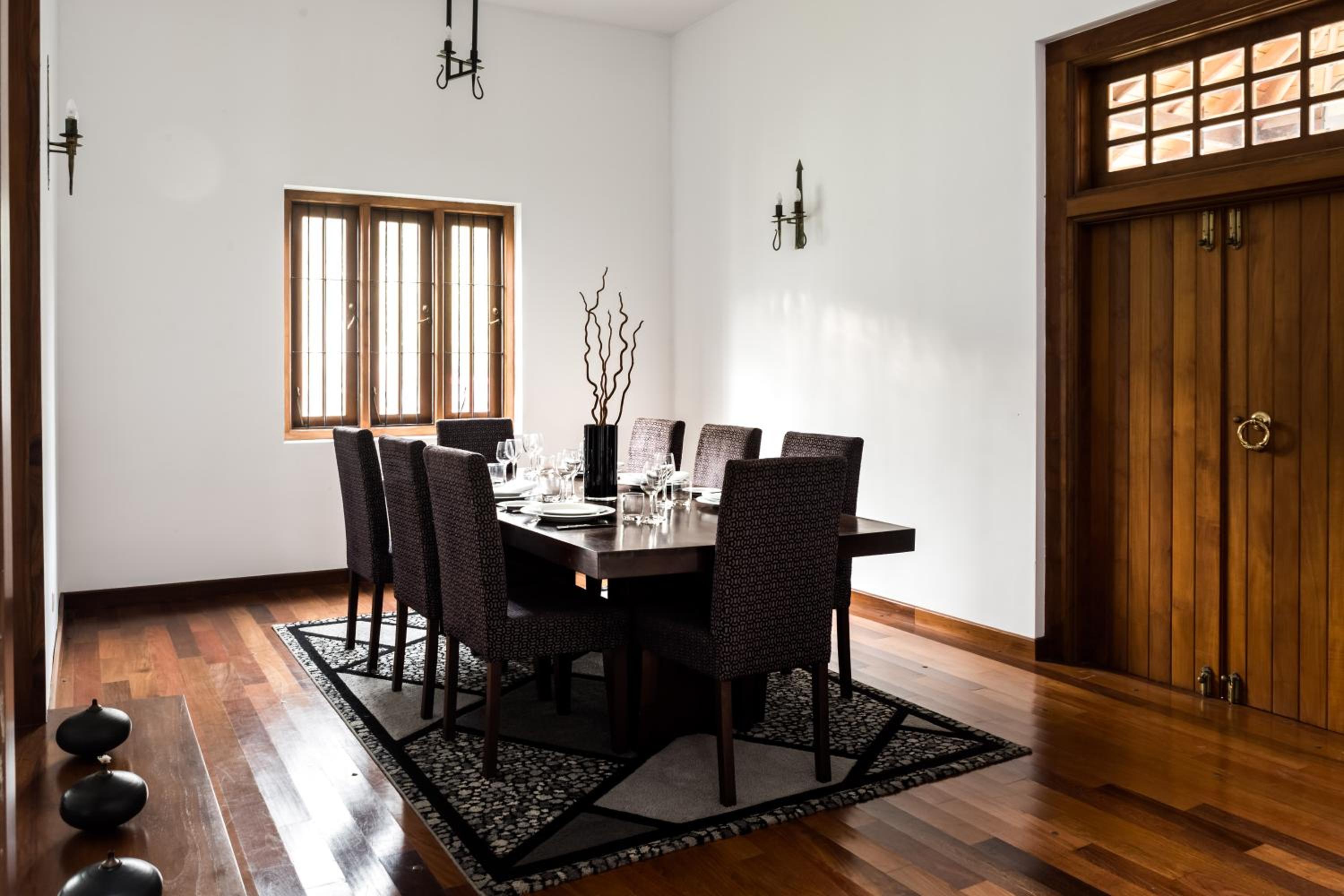 Villa White Queen Resort & Spa
