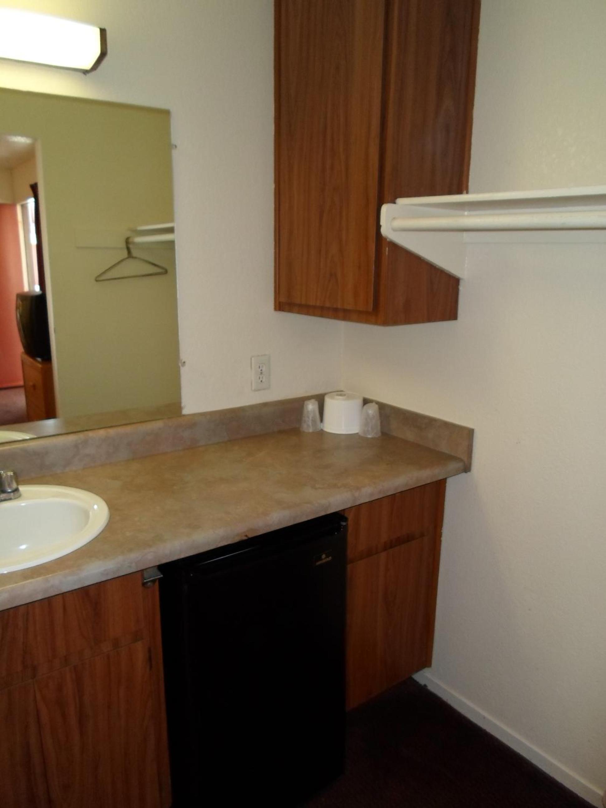 Newark Vacations - EZ 8 Motel Newark - Property Image 18