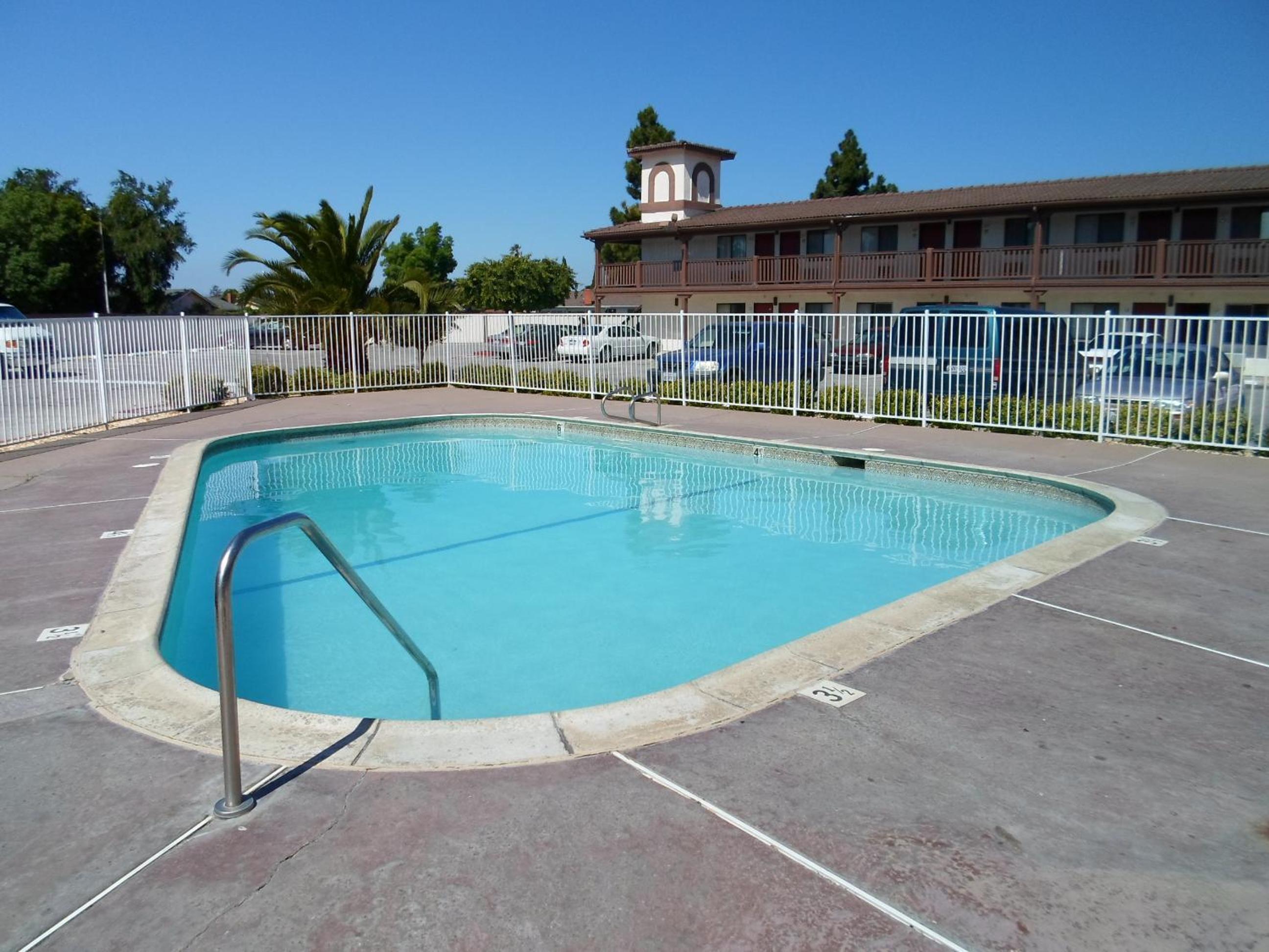 Newark Vacations - EZ 8 Motel Newark - Property Image 26