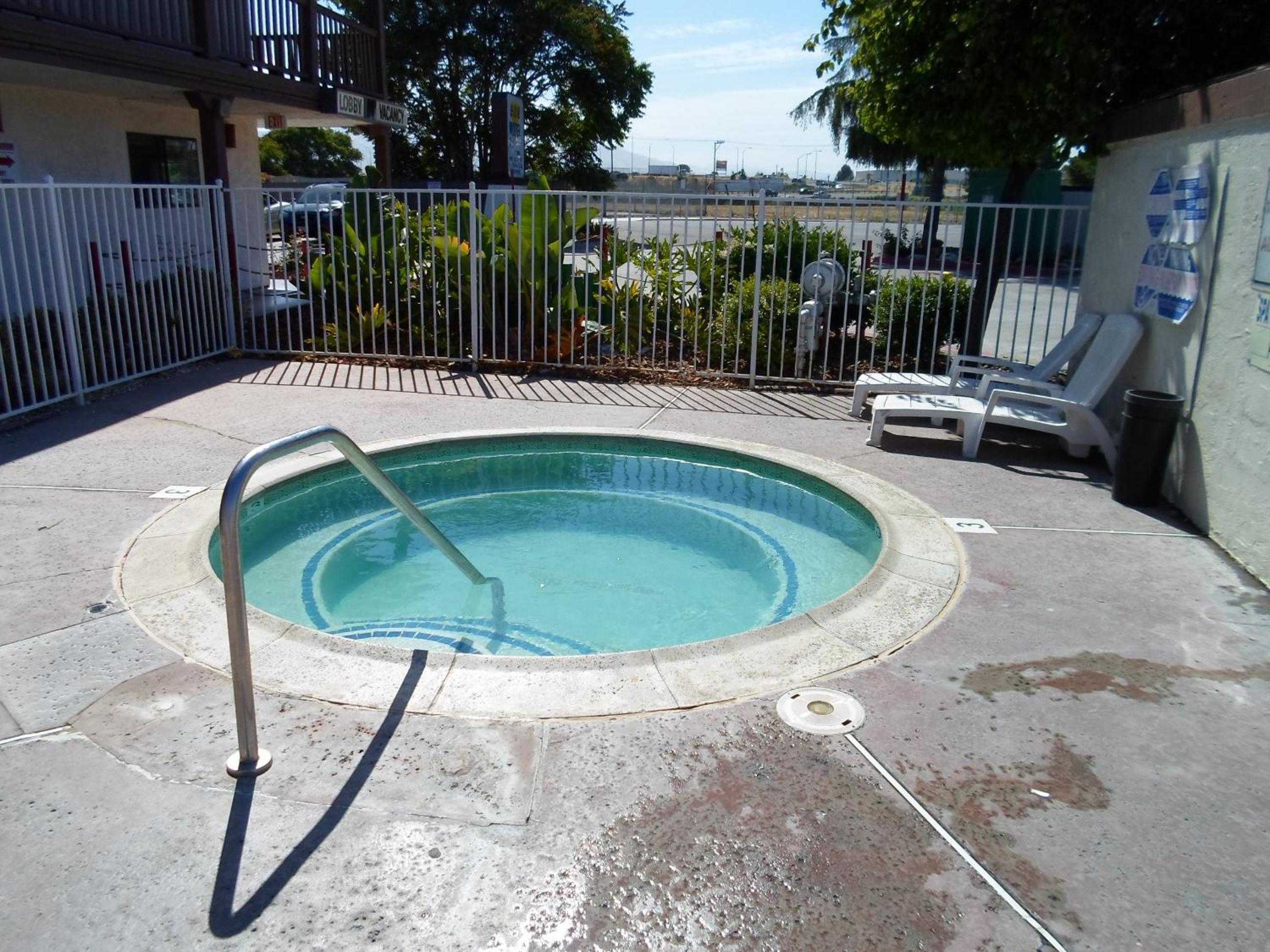 Newark Vacations - EZ 8 Motel Newark - Property Image 23