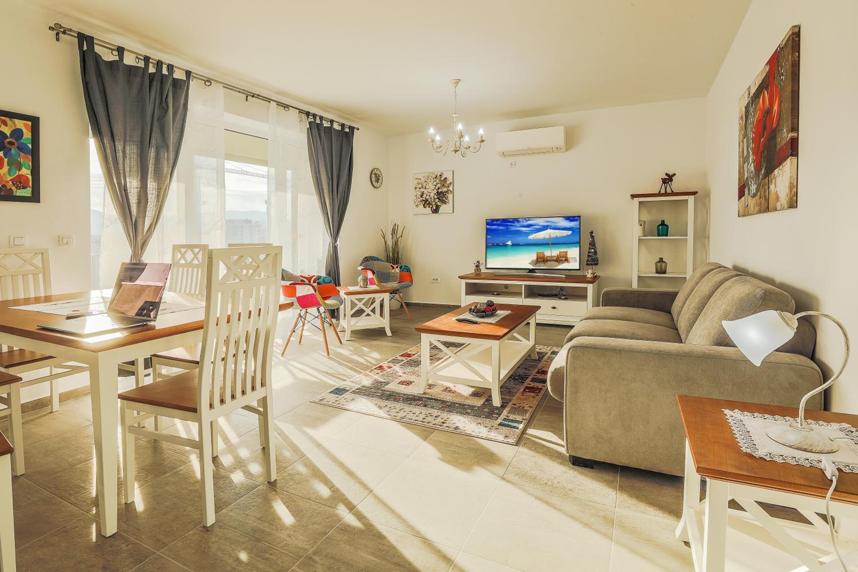 Elegant Sophia's Apartment view 4