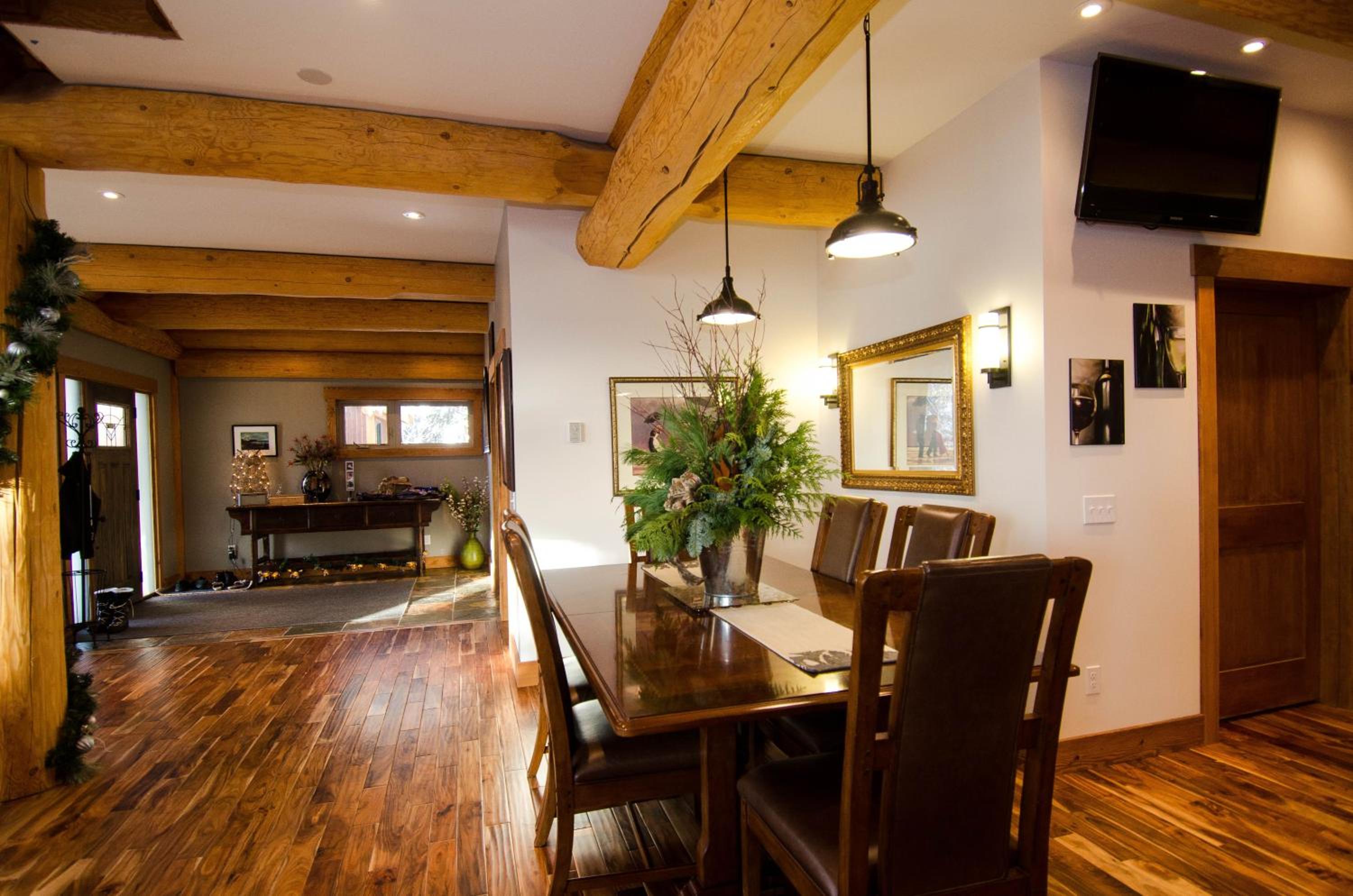 Golden Acres Mountain Lodge