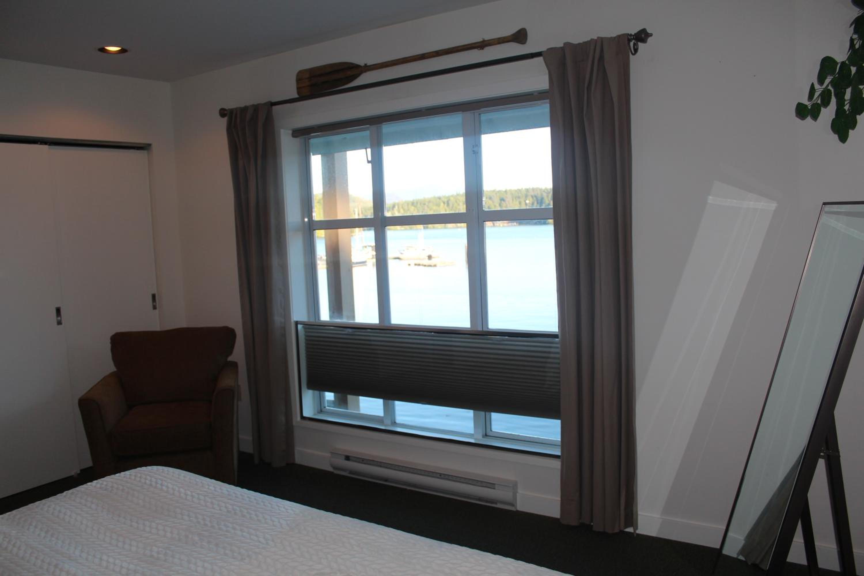 Tofino Vacations - Siennas Harbour House - Property Image 10
