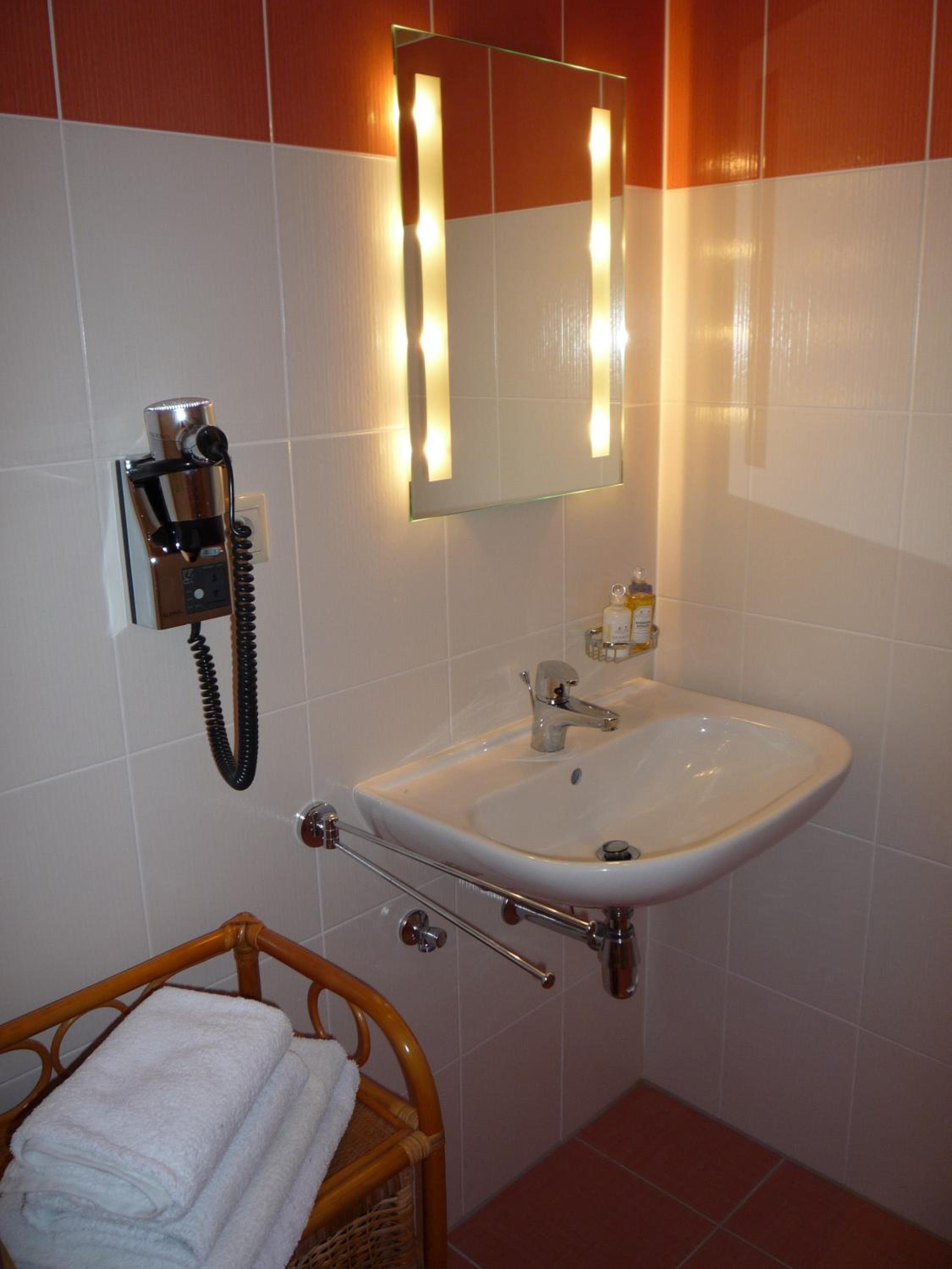 Photo 43