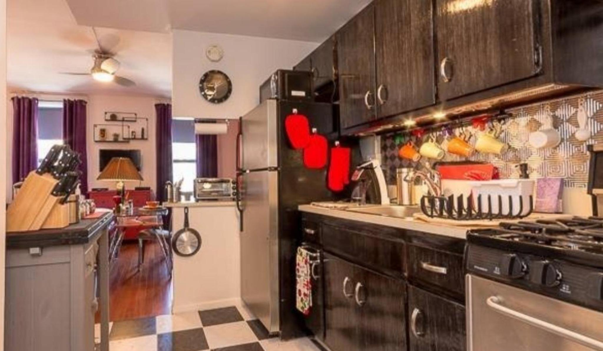 Fabulous Fully Furnished Studio Minutes From Times Square!