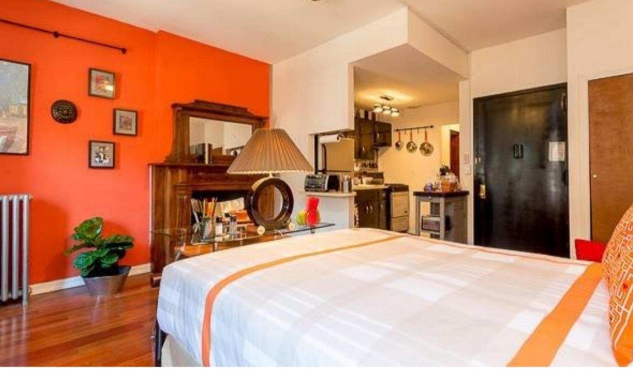 Fabulous Fully Furnished Studio Minutes From Times Square!