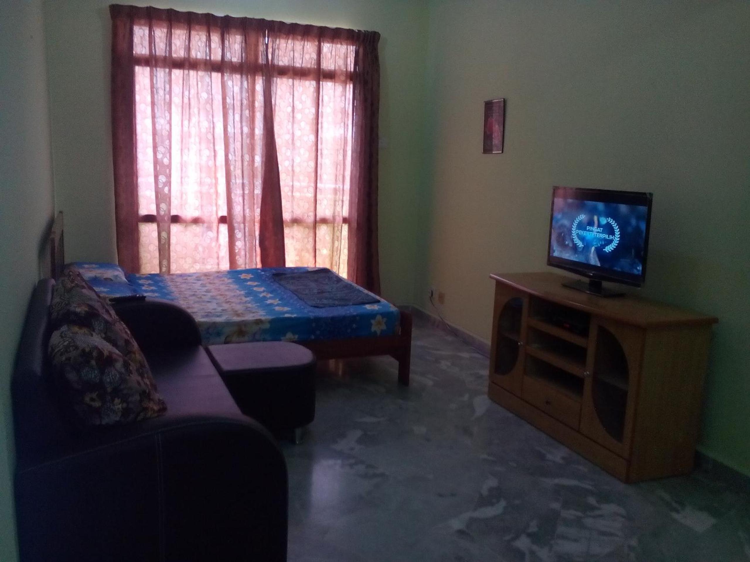 Haji Din Cocobay Condo