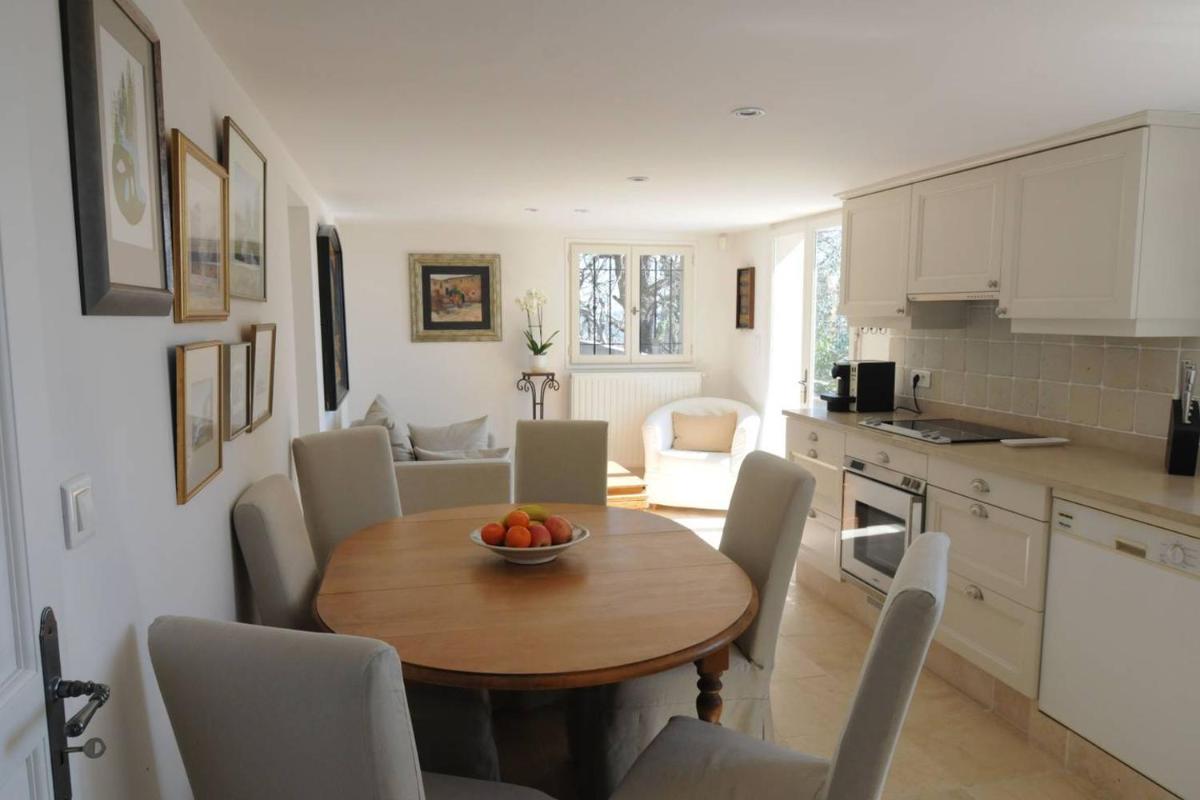 Luxury 3 bedroom villa with pool view 5