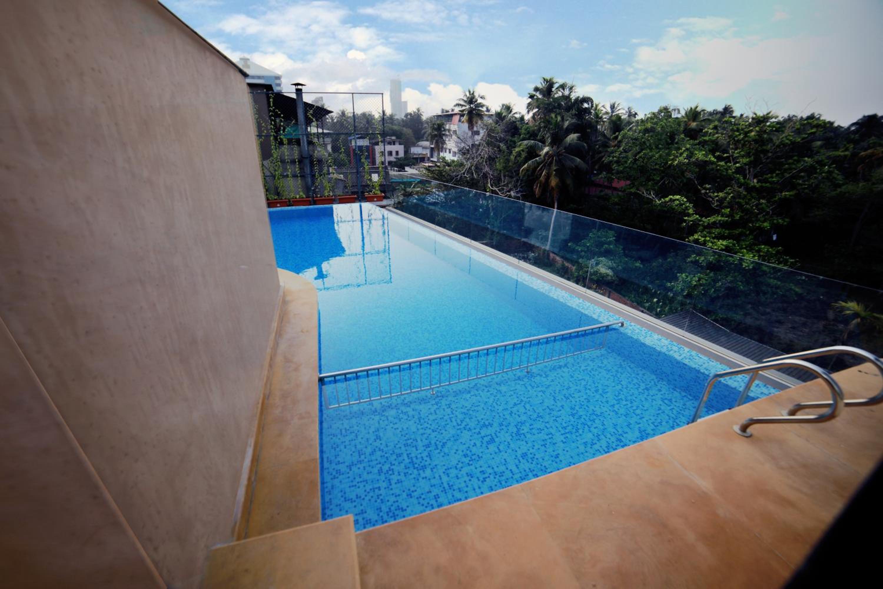 YASH INTERNATIONAL view 3