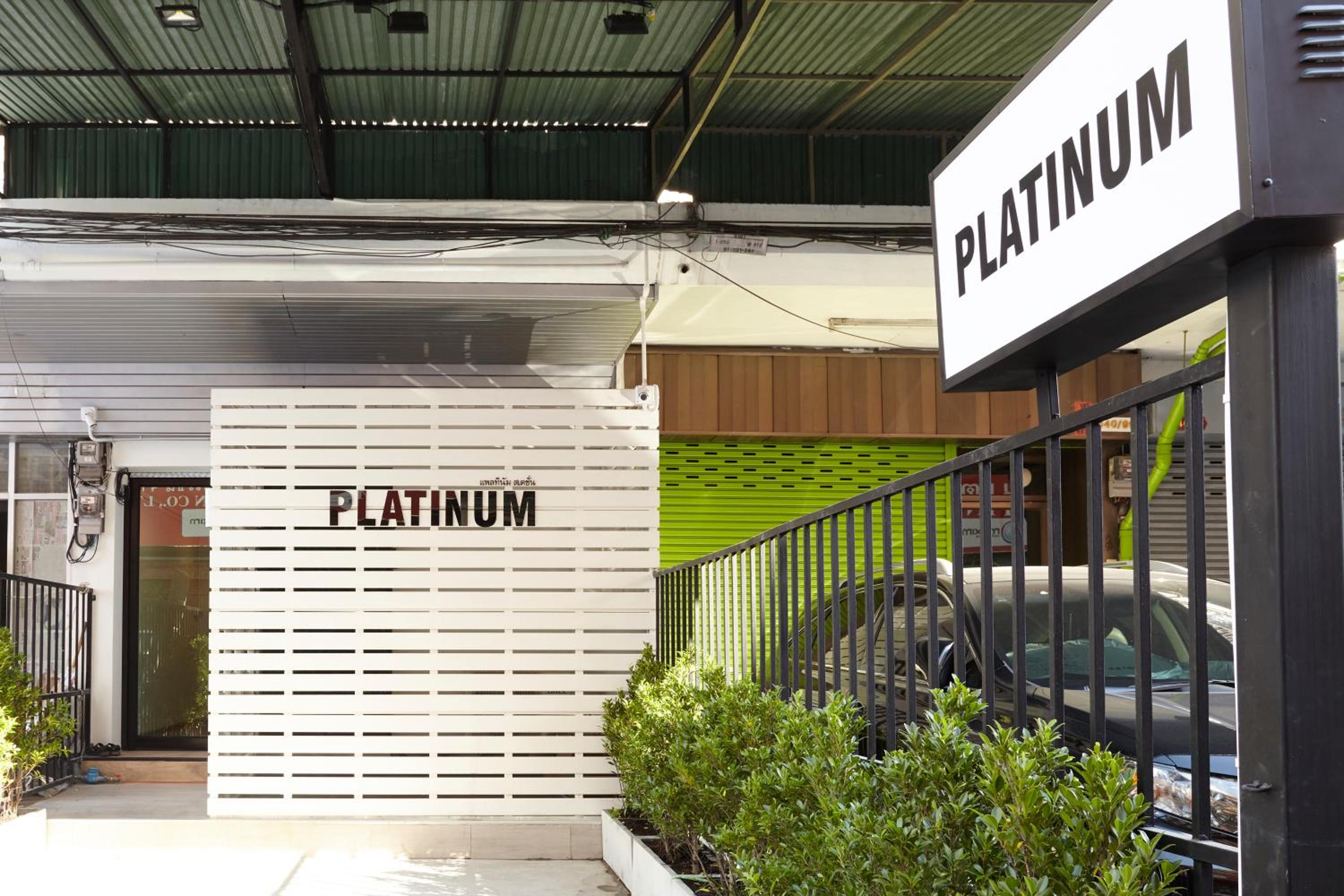 Platinum Deluxe Shopping Apartments