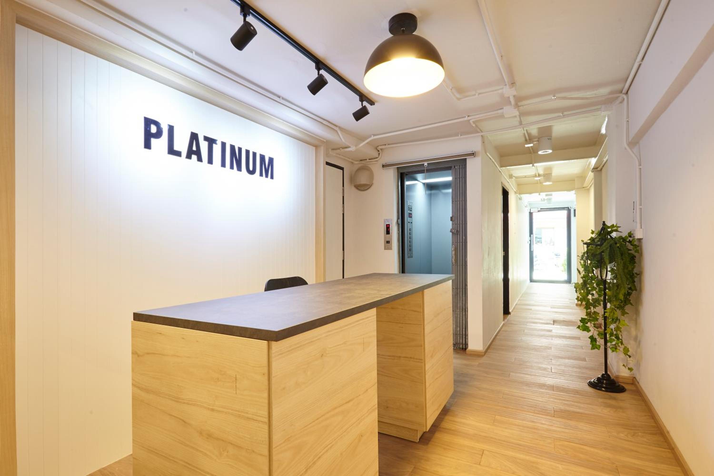 Platinum Deluxe Shopping Apartments