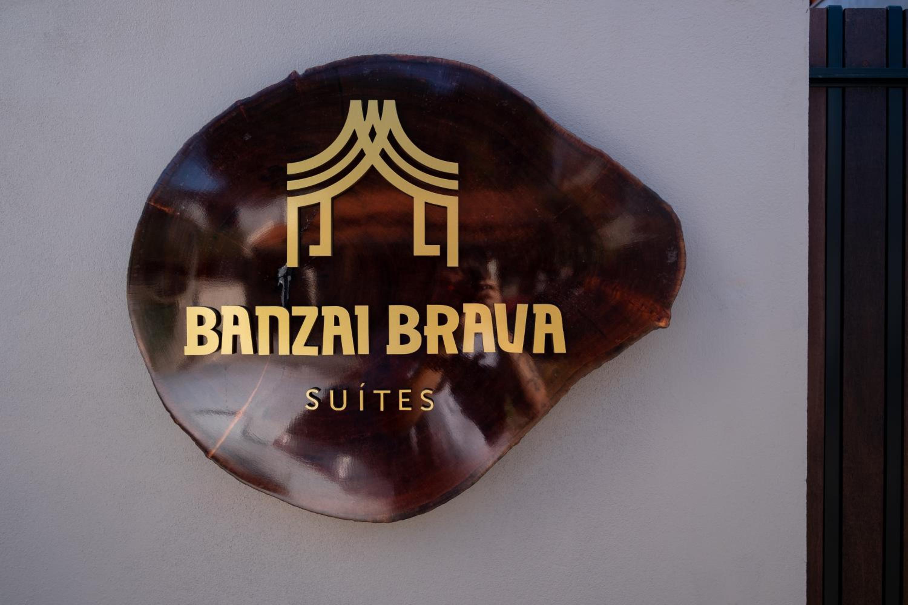 Banzai Brava Suítes