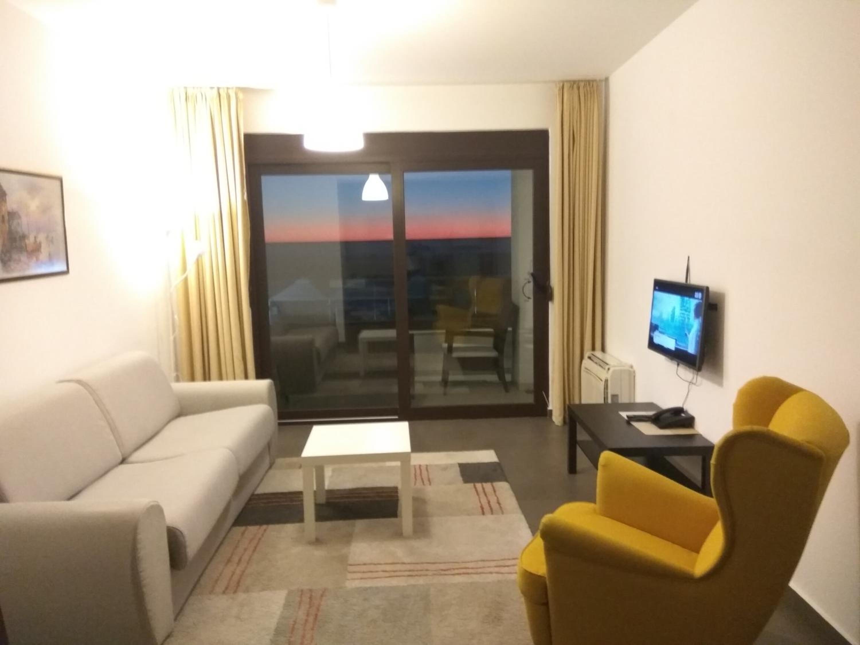 Apartments Kuce Lekovica Beach & snack bar- Bistro