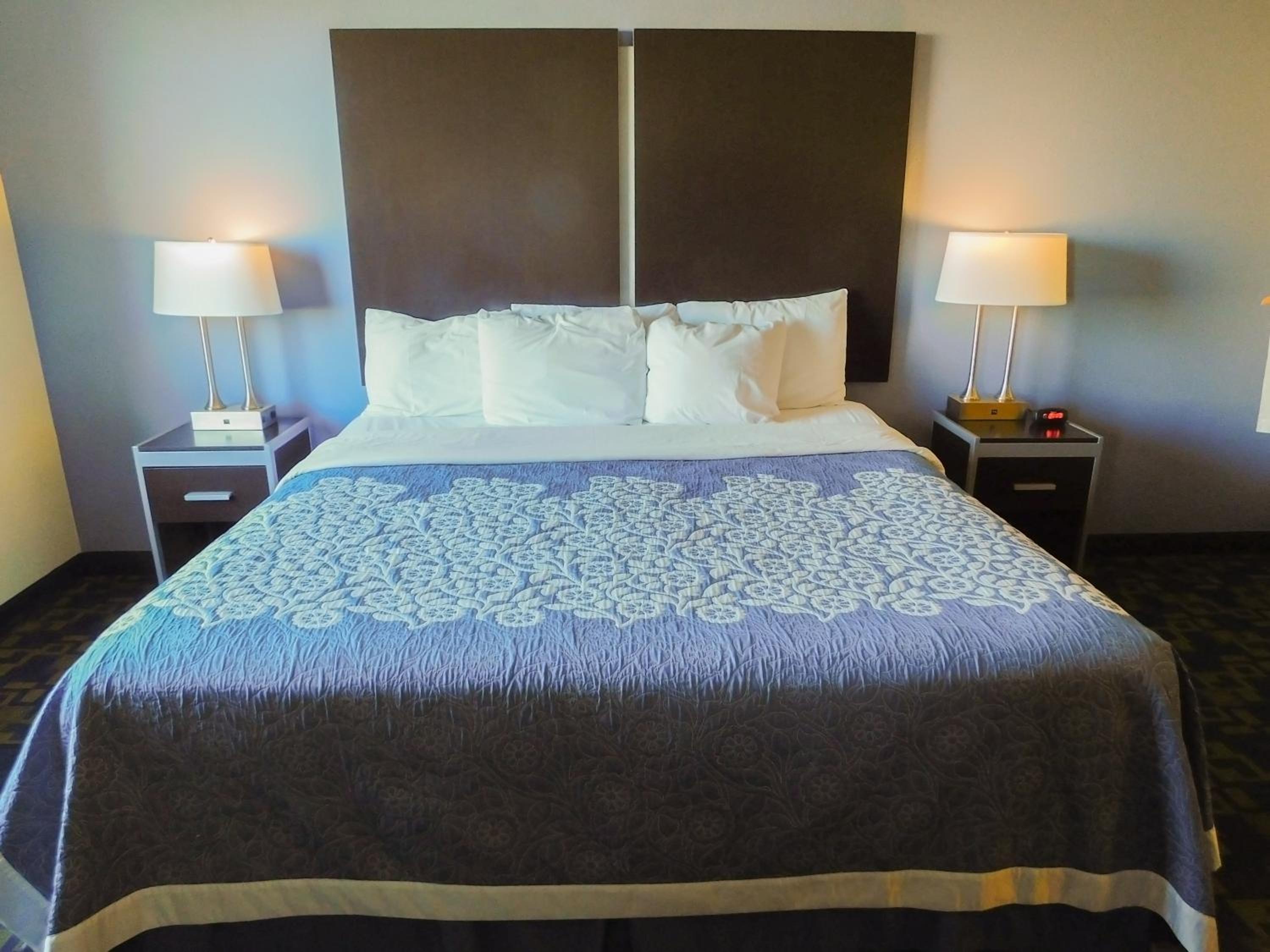 Days Inn & Suites by Wyndham Pocahontas