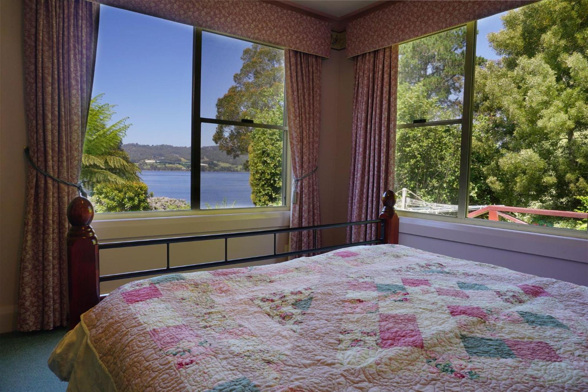 Donalea 2 Bedroom Riverview Apartment