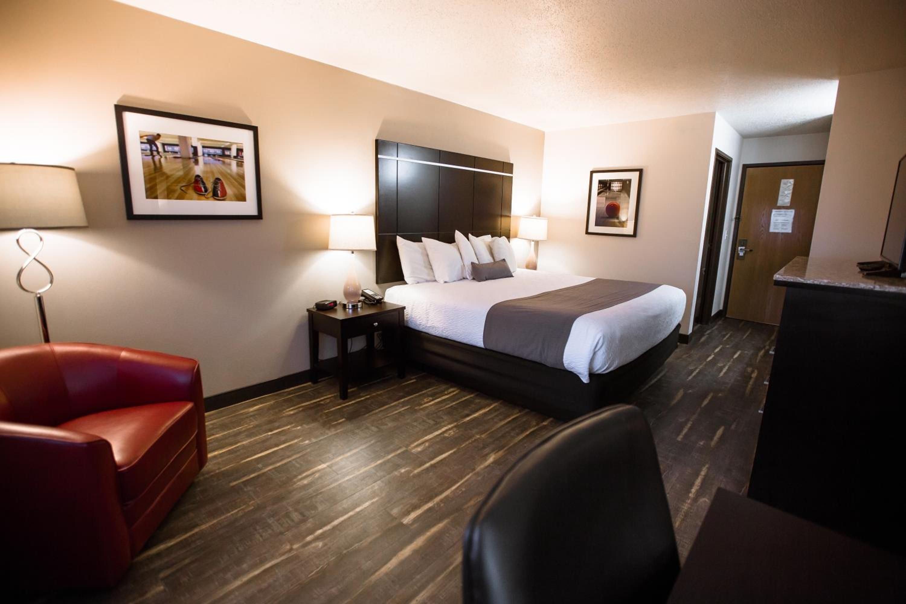 Moses Lake Vacations - Ten Pin Inn  Suites - Property Image 6