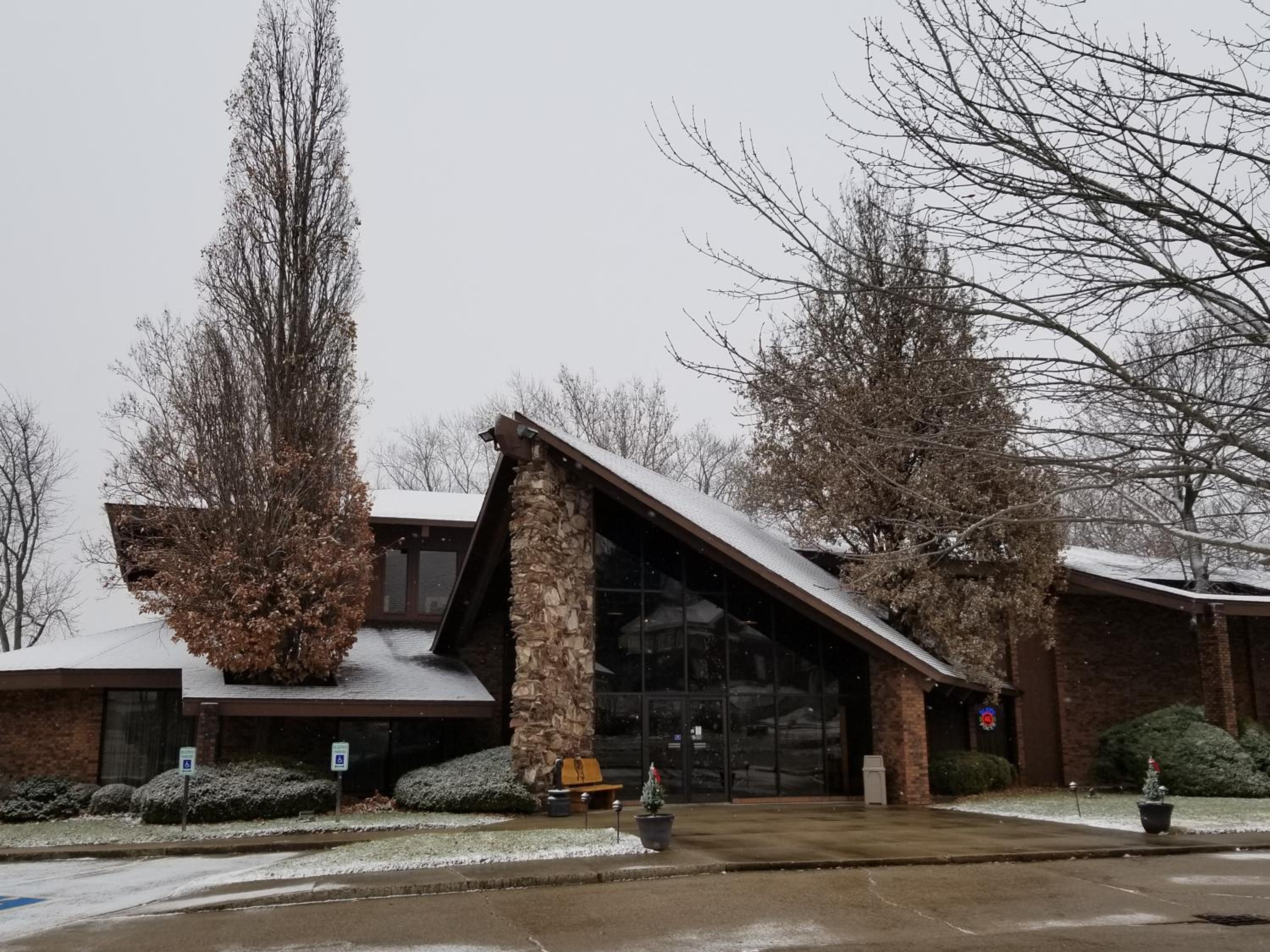RiverBank Lodge