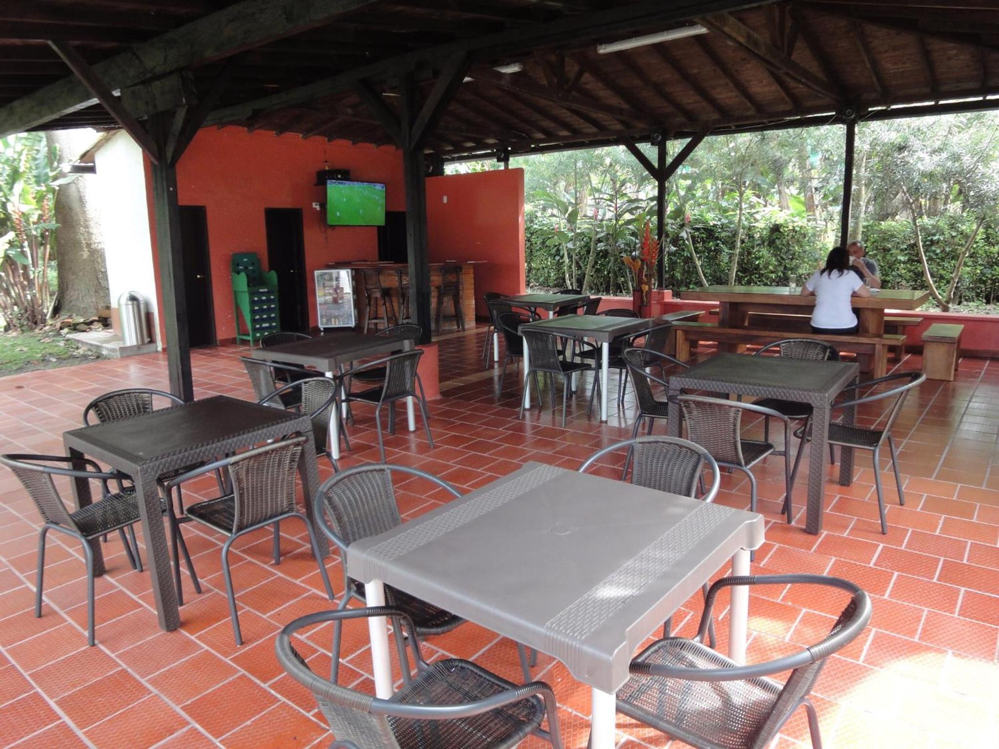 Thiago Hotel campestre