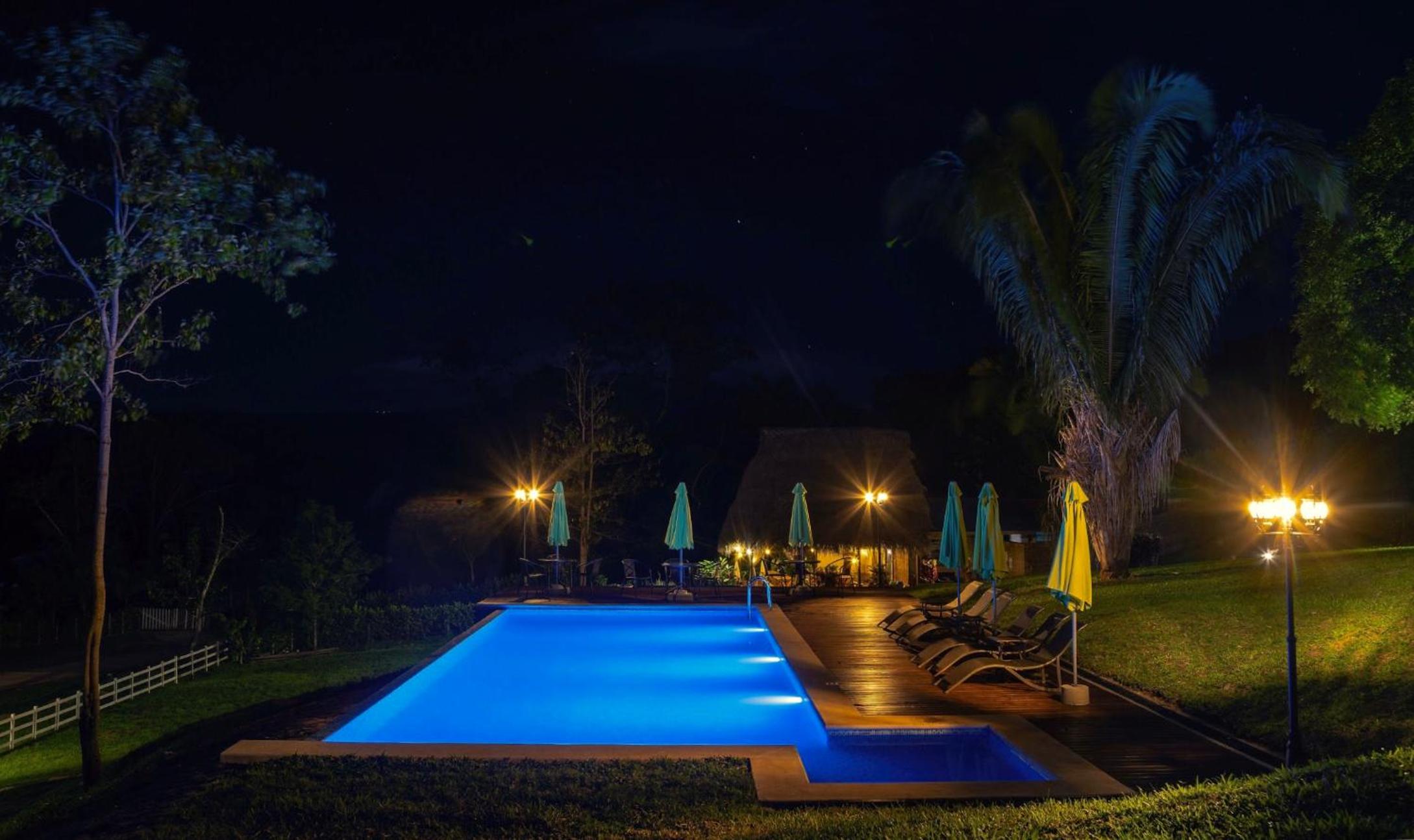 Sauce Lodge - Laguna Azul