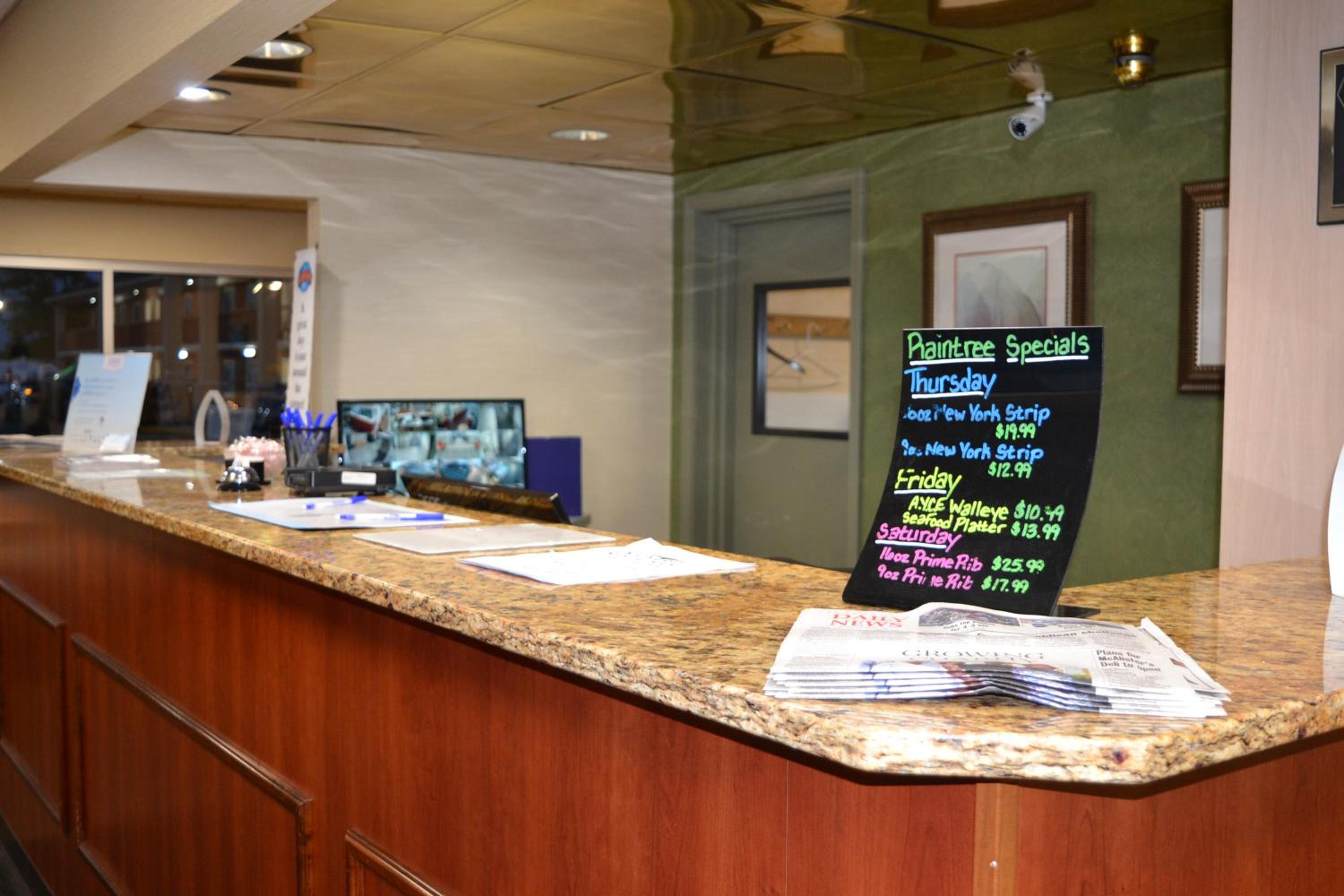 Effingham Vacations - Baymont by Wyndham Effingham - Property Image 2