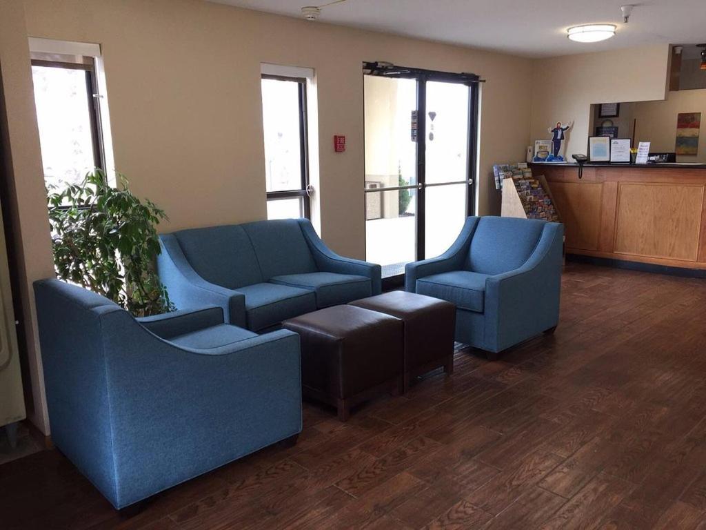 Colby Vacations - Days Inn by Wyndham Colby - Property Image 12