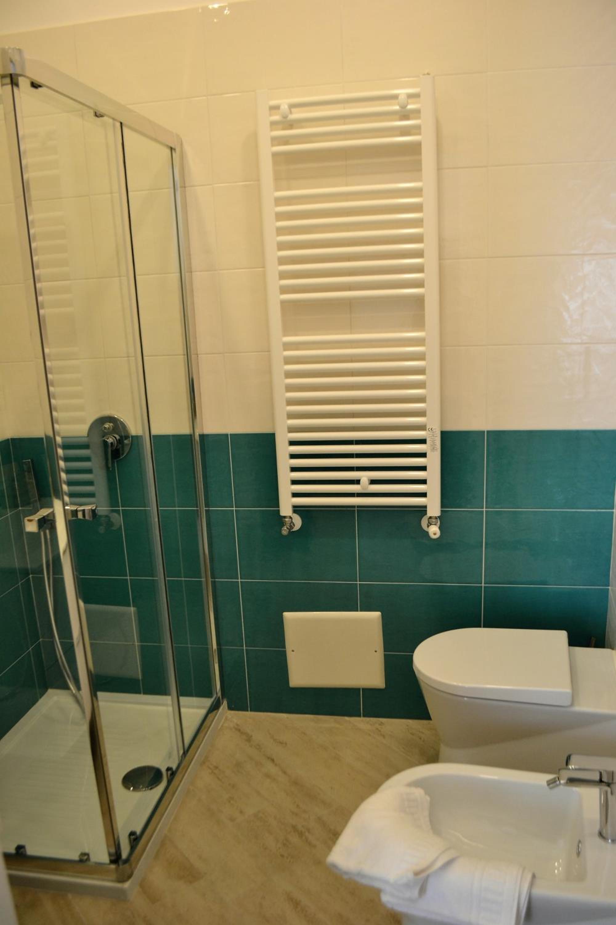 B&B SOFIA en Pozzuoli — bathroom