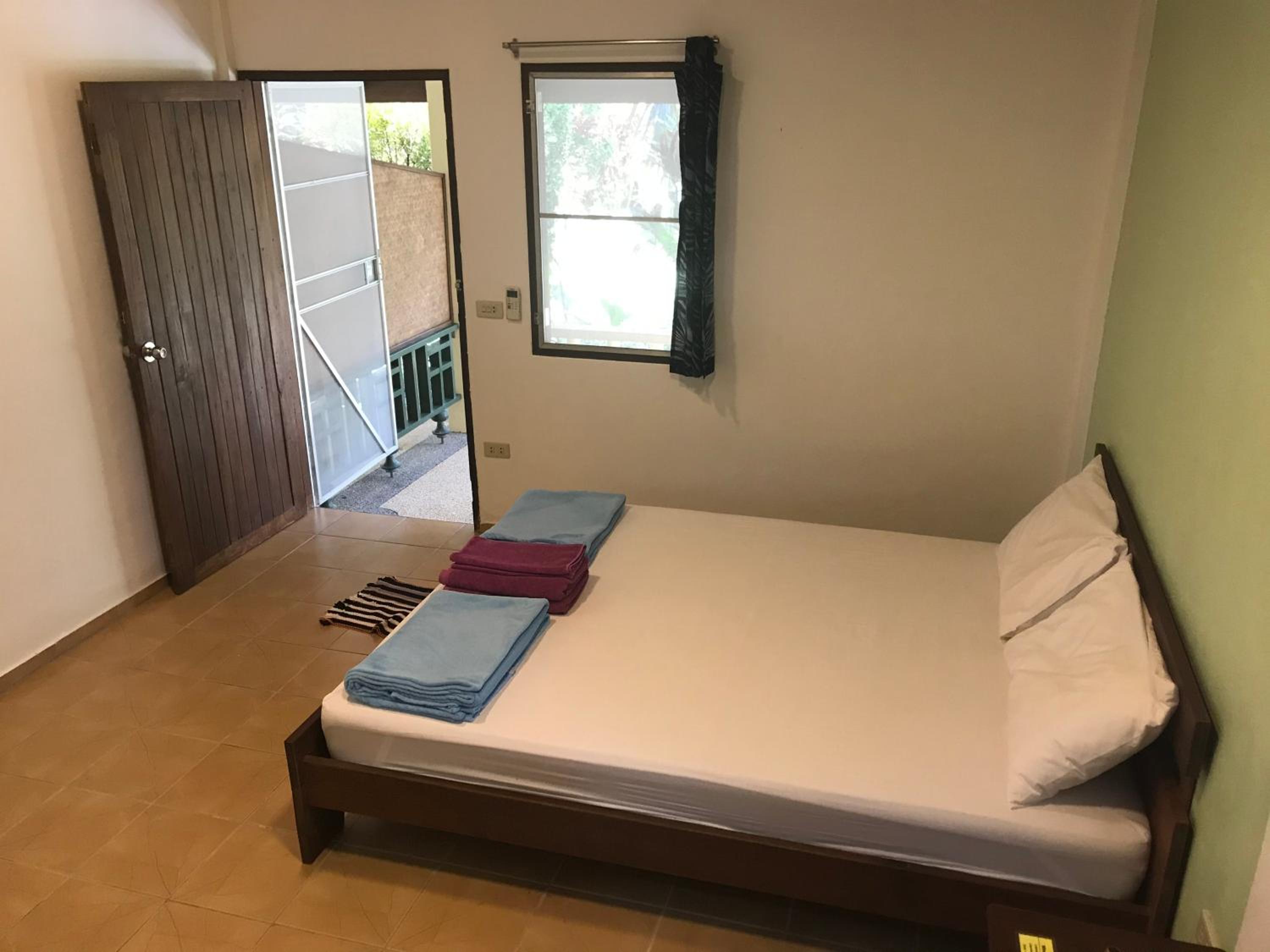 Lake View Bungalows