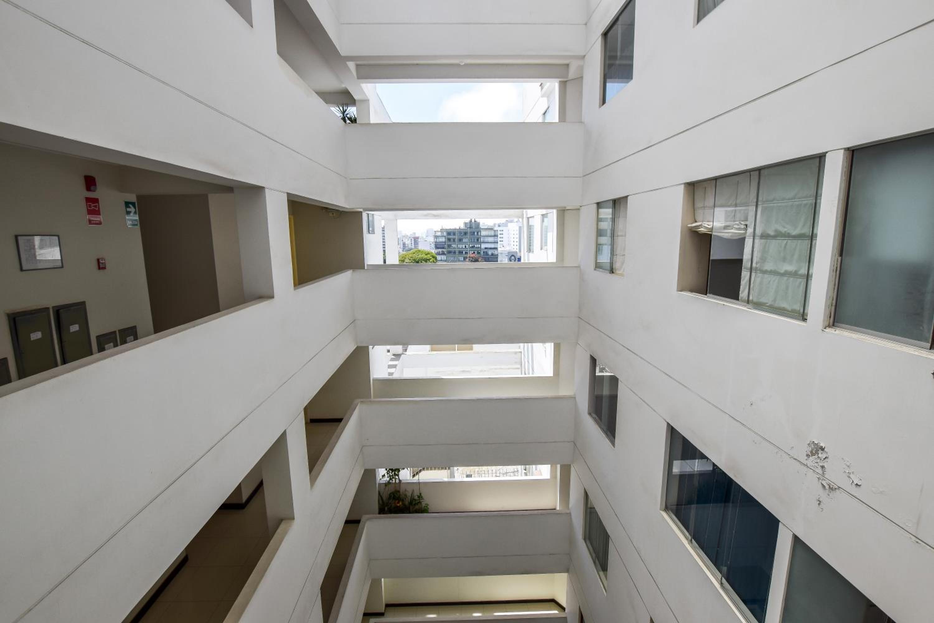 Miraflores Apartments 110 Alcanfores Street by Private Host
