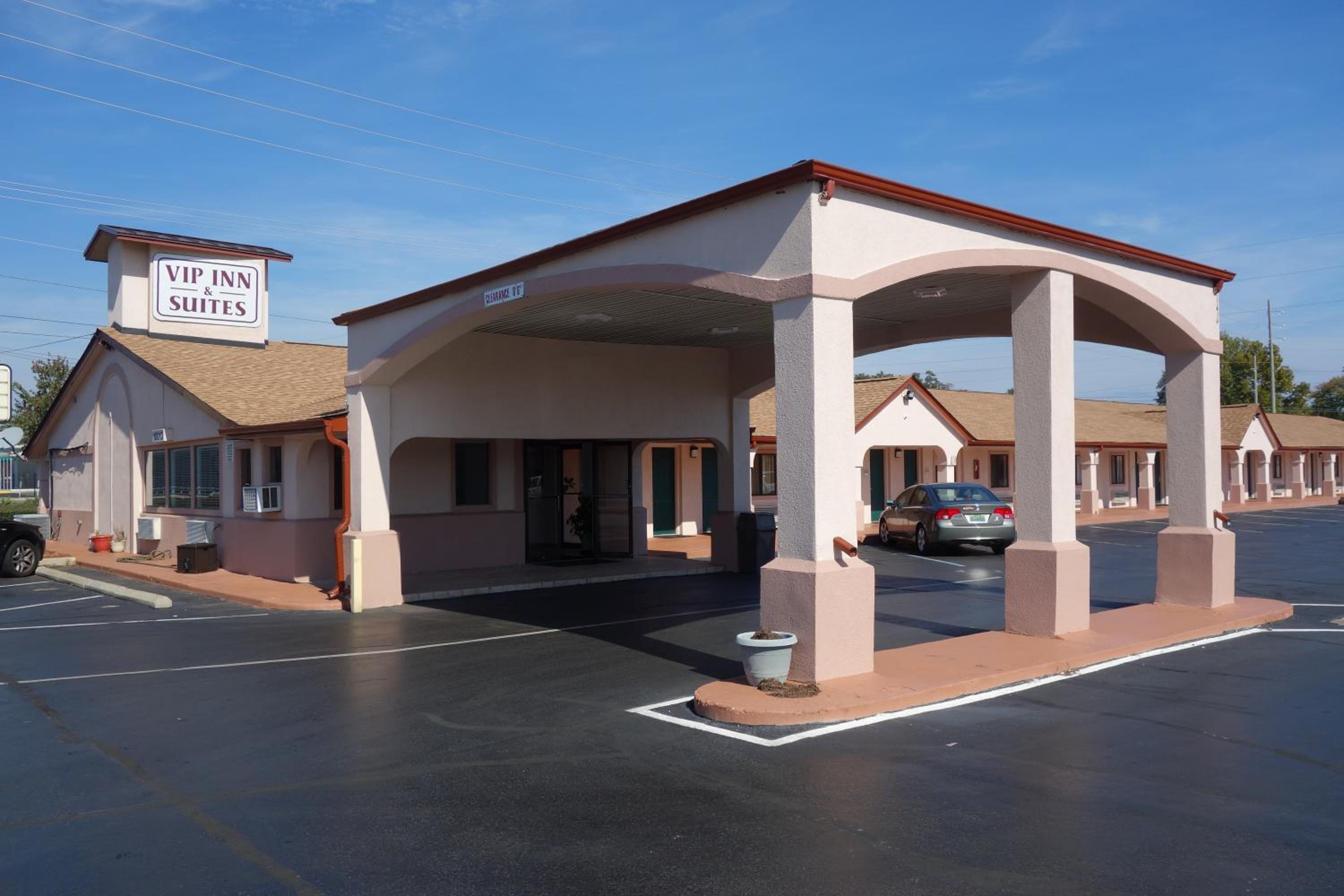 Hotel VIP Inn and Suites - Image 1