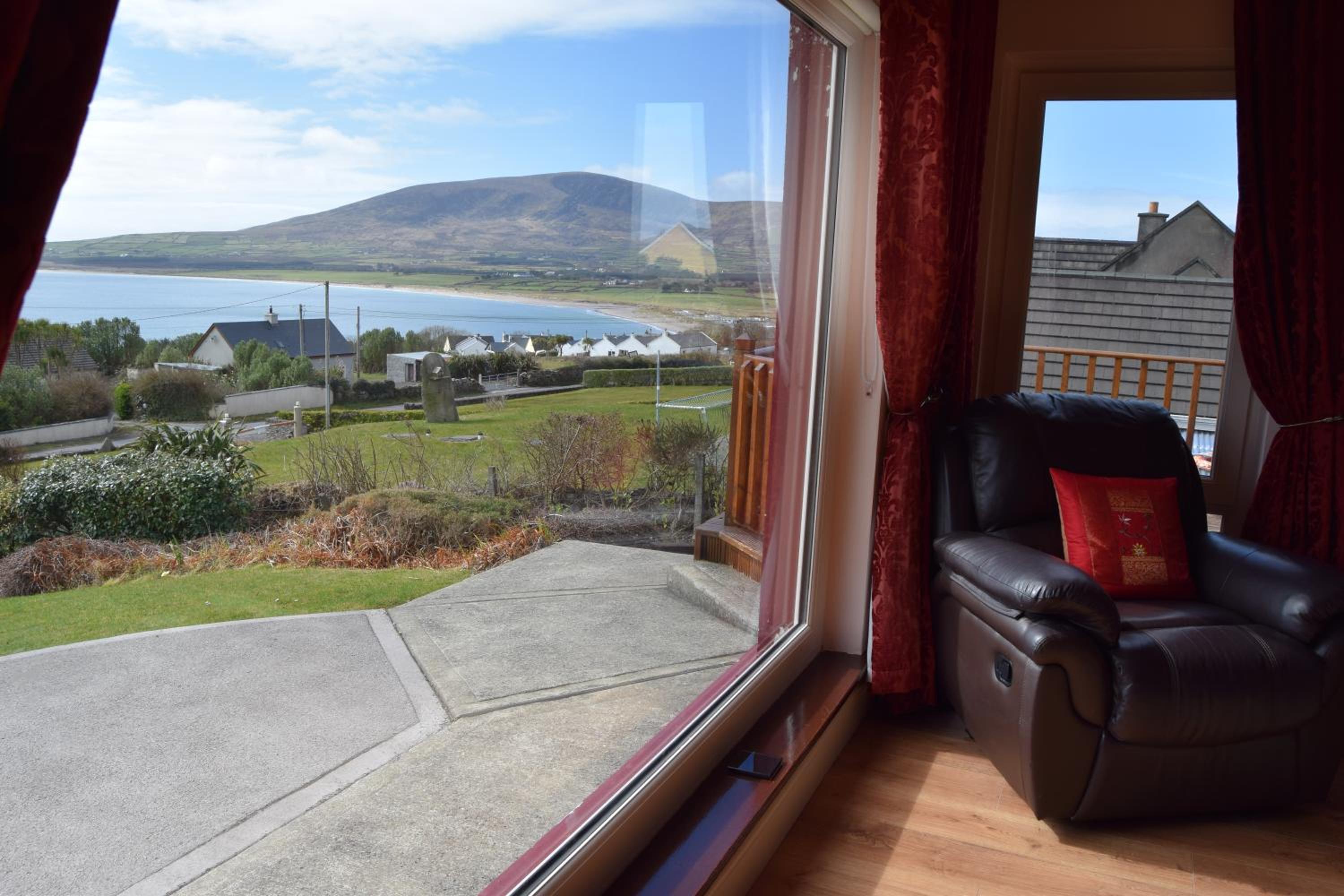 Ard na Carraige, Ventry Holiday Home view 5
