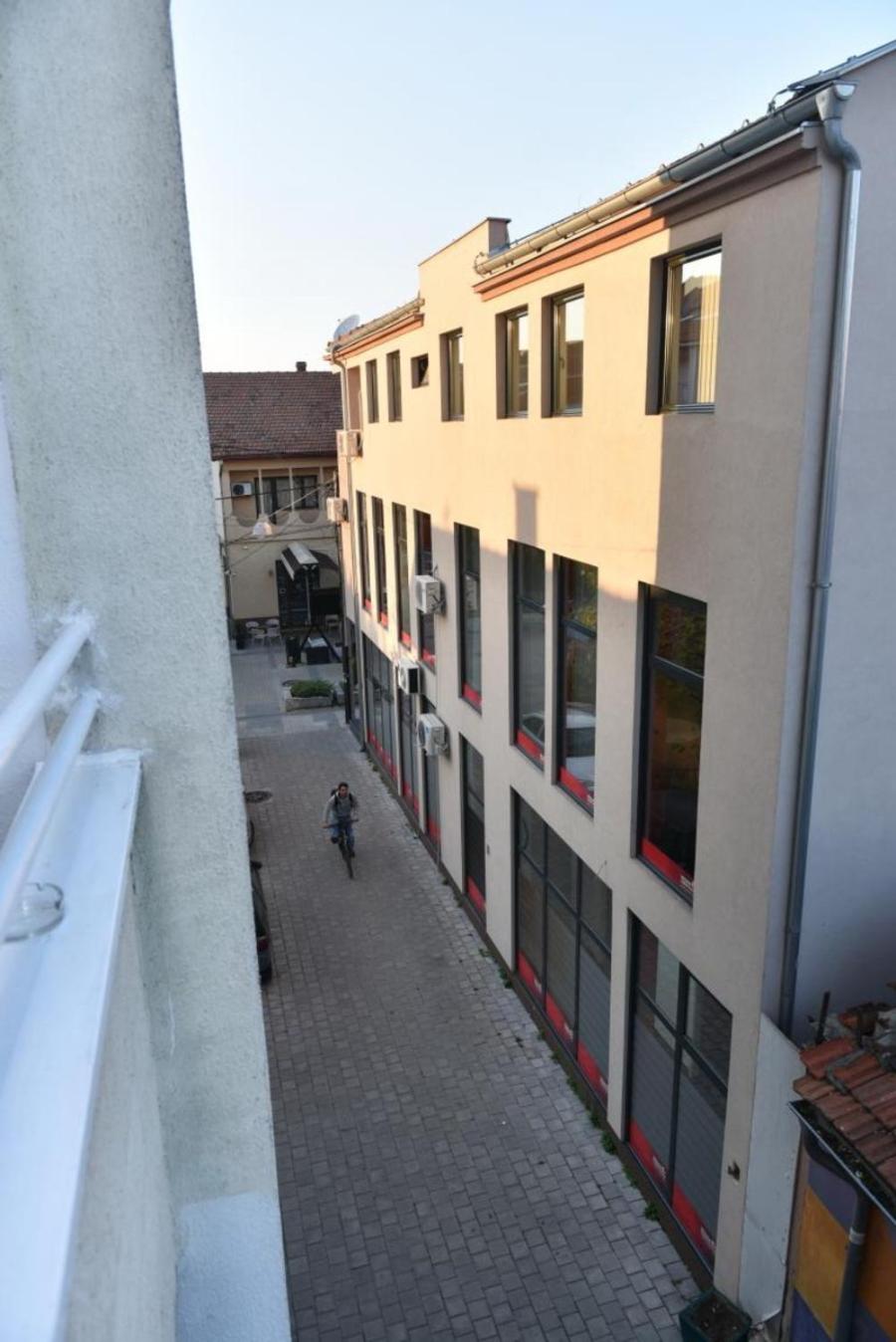 Photo 33