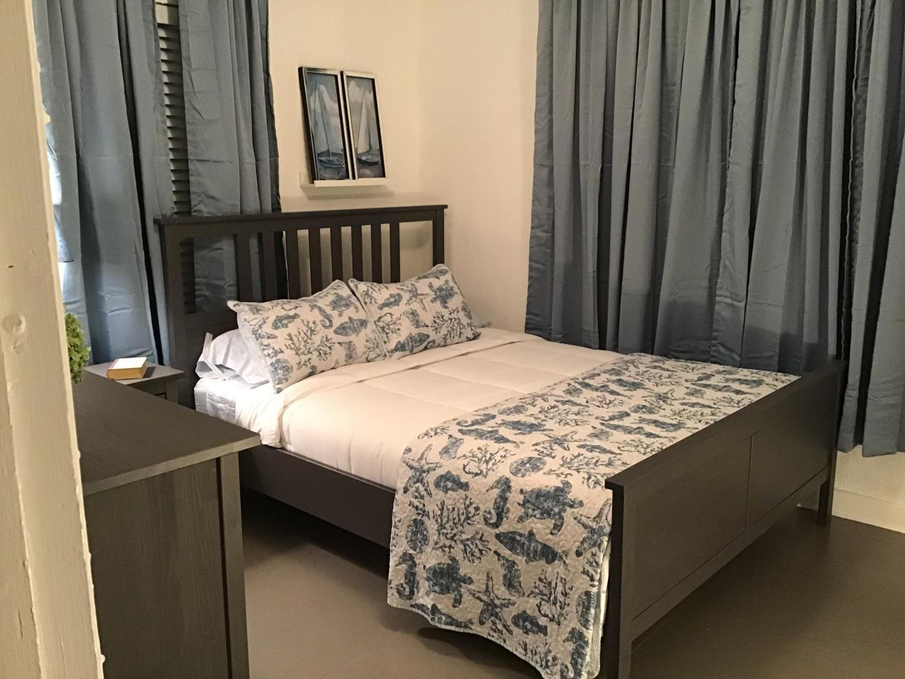 Modern 3/1 house close to Beaches and Midtown