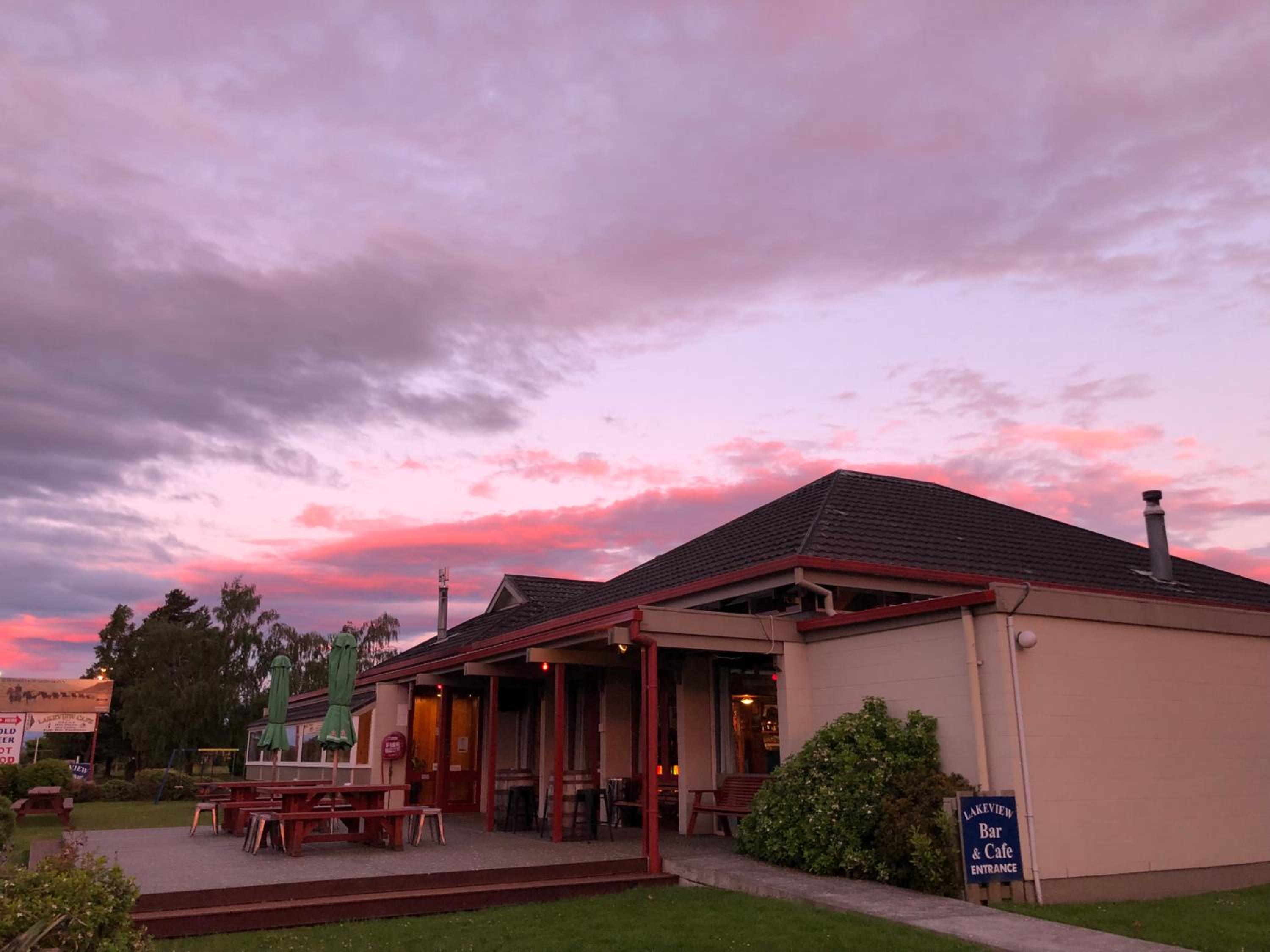 Te Anau Manapouri Lake Hotel view 2