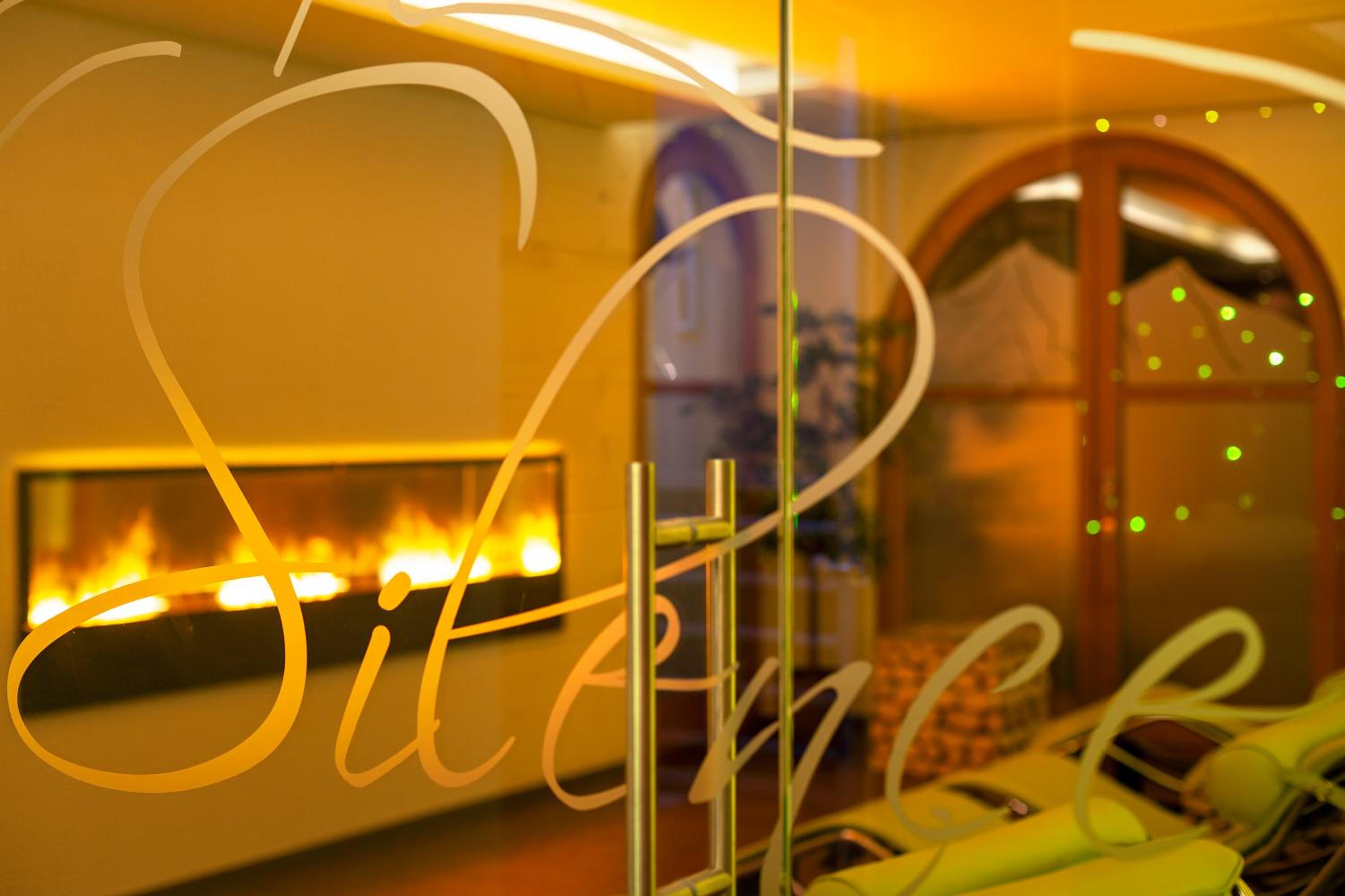 Arcade Apartments & Spa